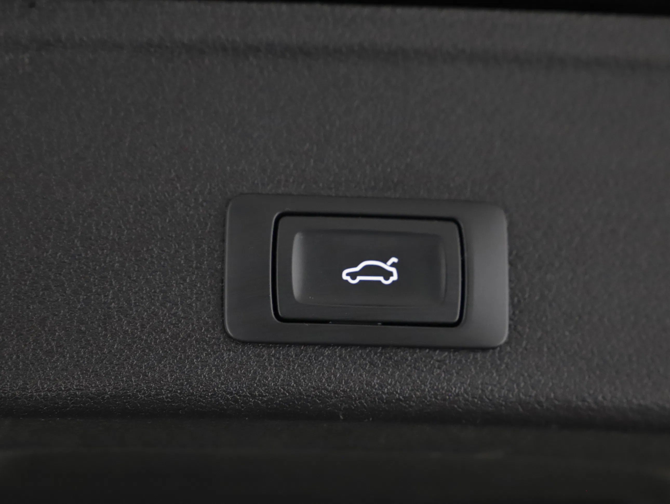 Audi A4 Avant 40 2.0 TDI S-Line | Bild 26 von 29