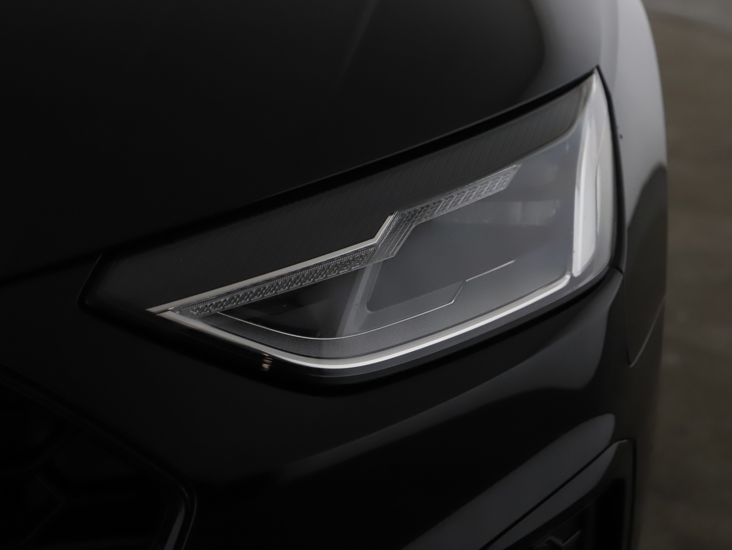 Audi A4 Avant 40 2.0 TDI S-Line | Bild 23 von 25