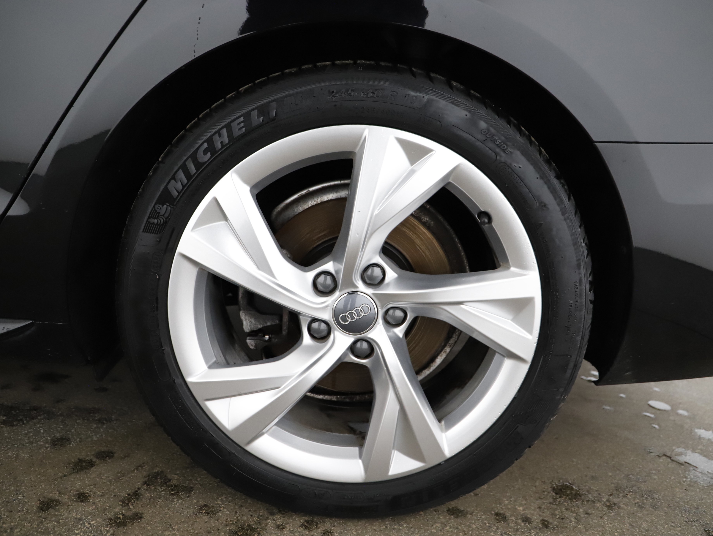 Audi A4 Avant 40 2.0 TDI S-Line | Bild 24 von 25