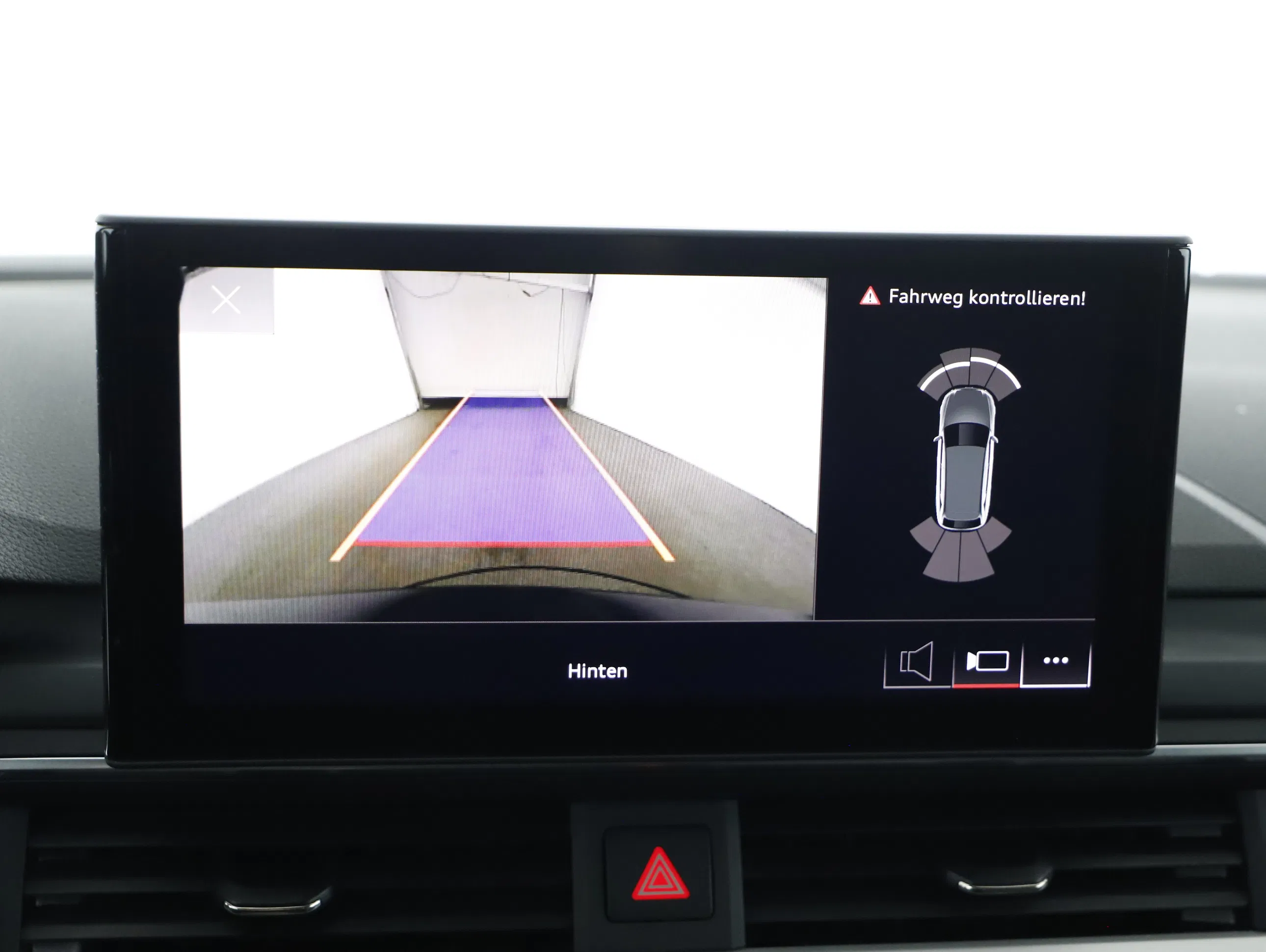 Audi A4 Avant 40 2.0 TDI S-Line | Bild 17 von 29