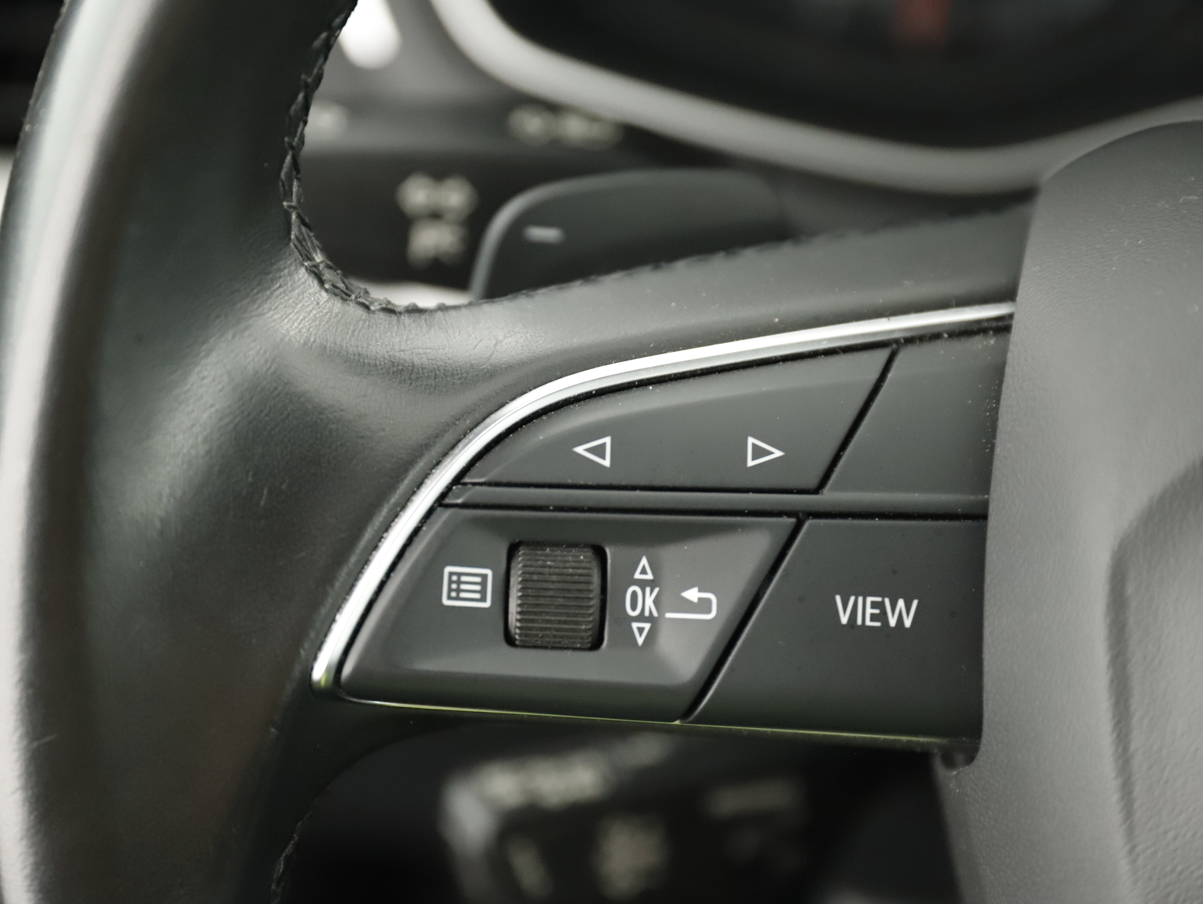 Audi A4 Avant 35 2.0 TFSI advanced | Bild 29 von 31