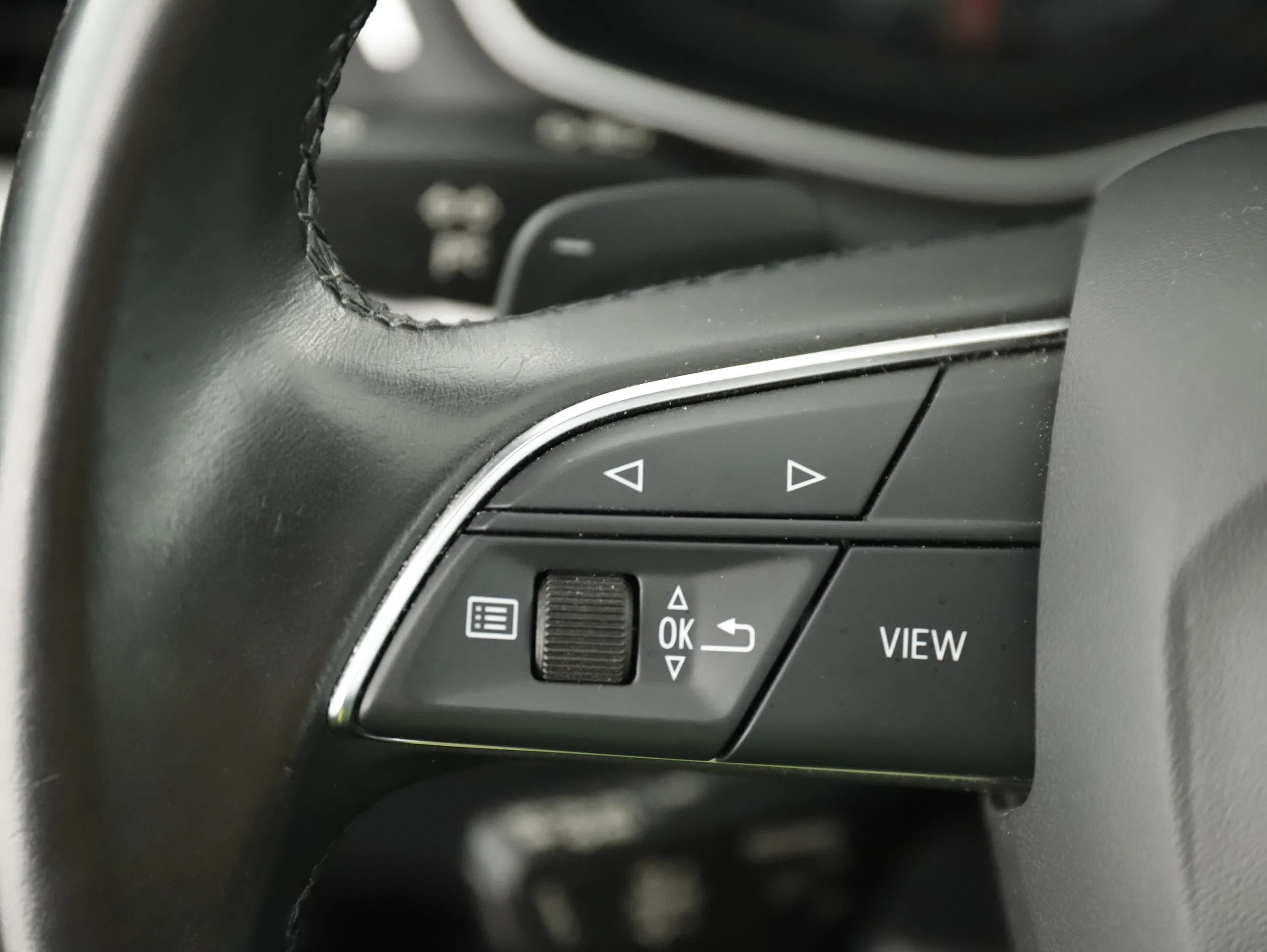 Audi A4 Avant 35 2.0 TFSI advanced | Bild 29 von 31