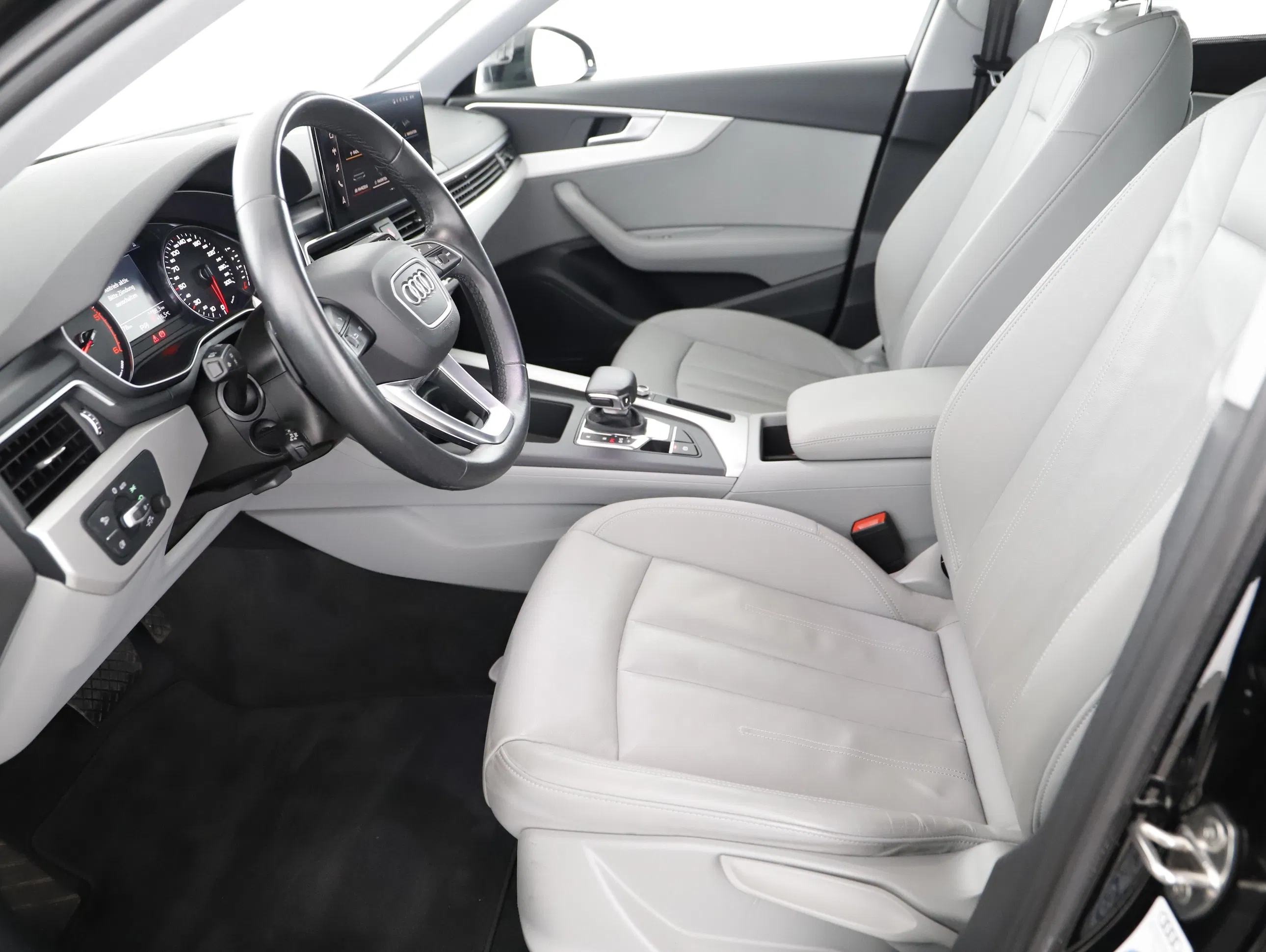 Audi A4 Avant 30 2.0 TDI | Bild 1 von 22