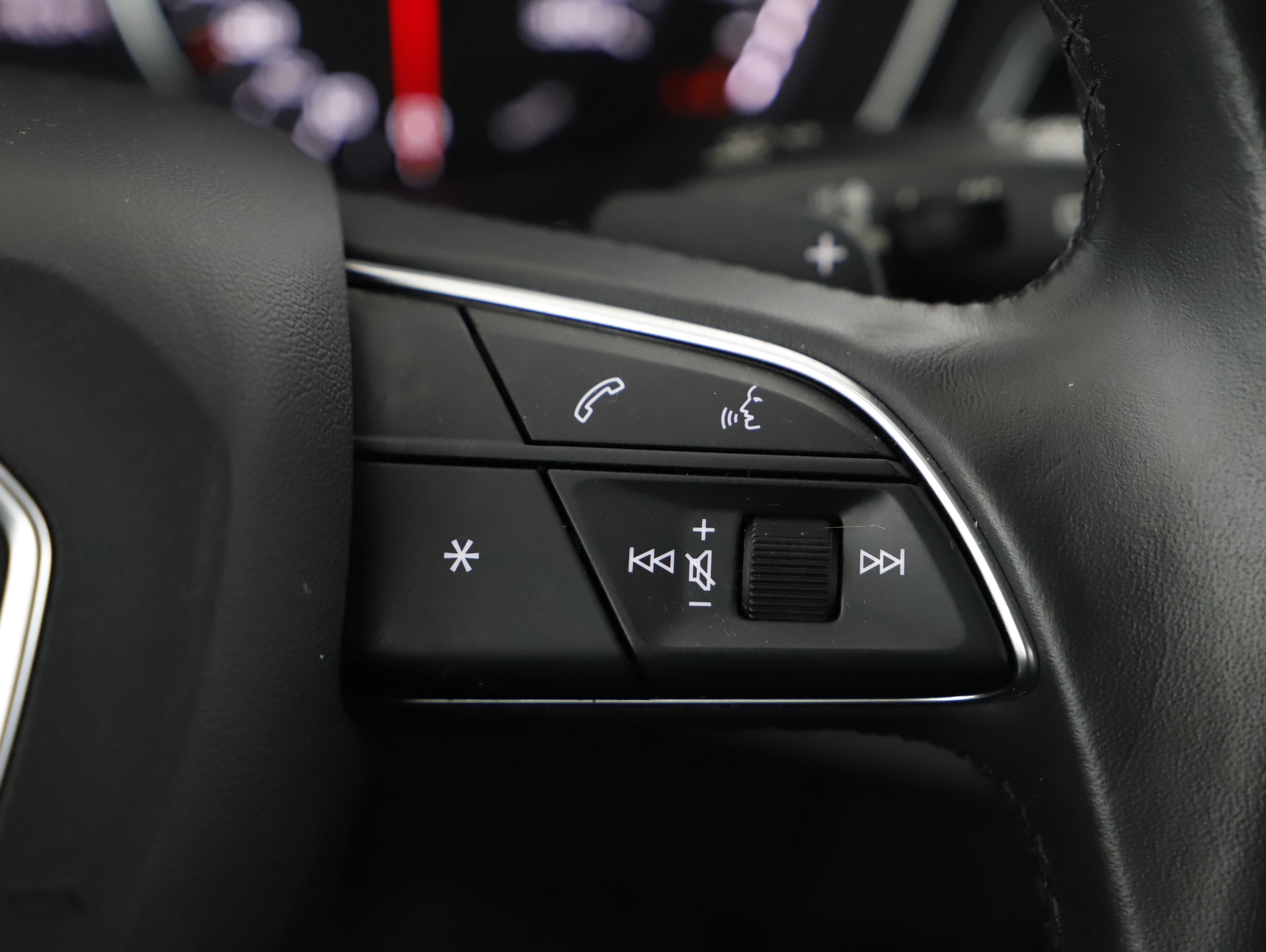 Audi A4 Avant 30 2.0 TDI | Bild 12 von 22