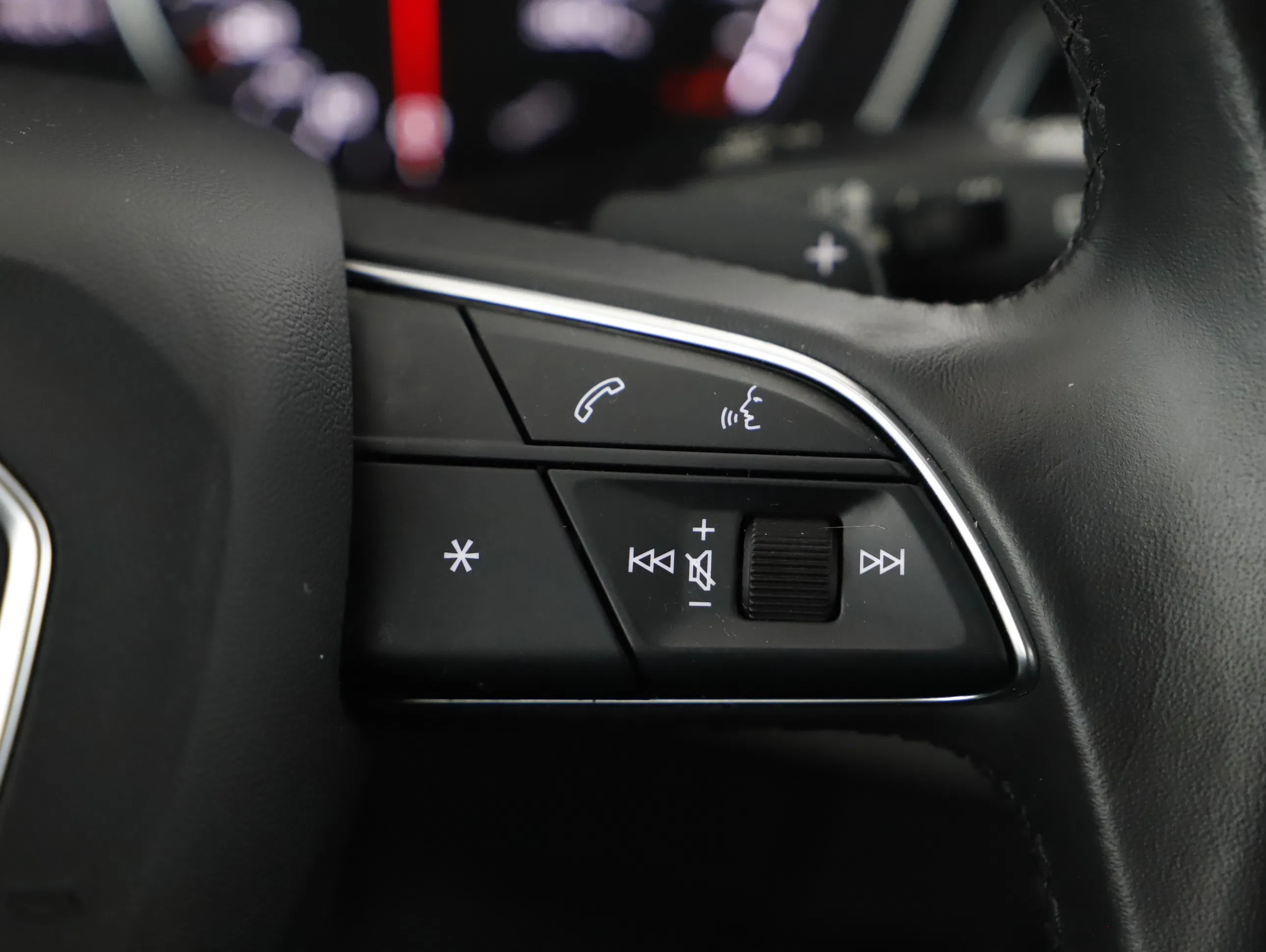 Audi A4 Avant 30 2.0 TDI | Bild 12 von 22