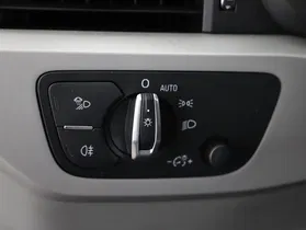 Audi A4 Avant 30 2.0 TDI | Thumbnail 14 von 22