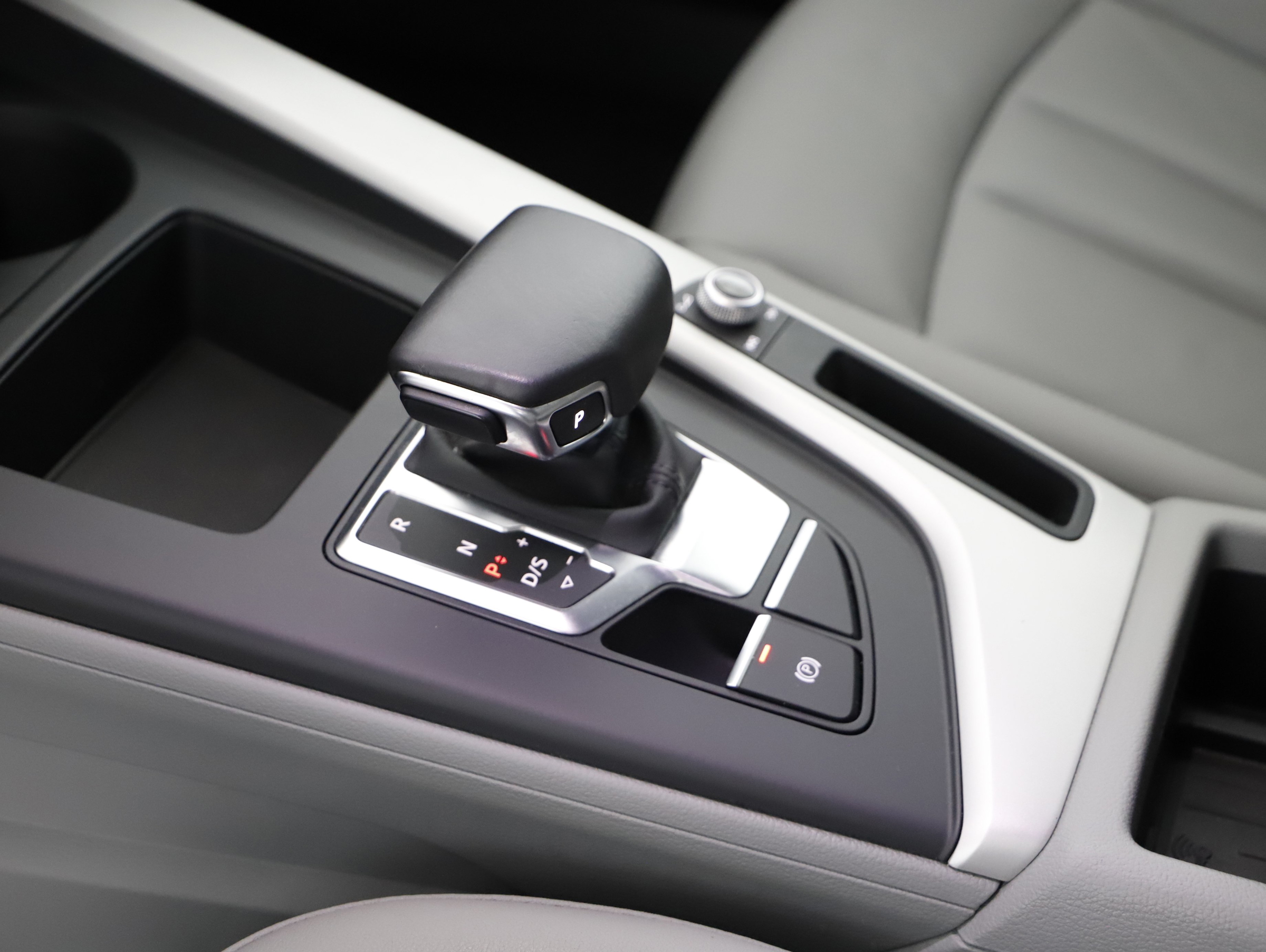 Audi A4 Avant 30 2.0 TDI | Bild 5 von 22