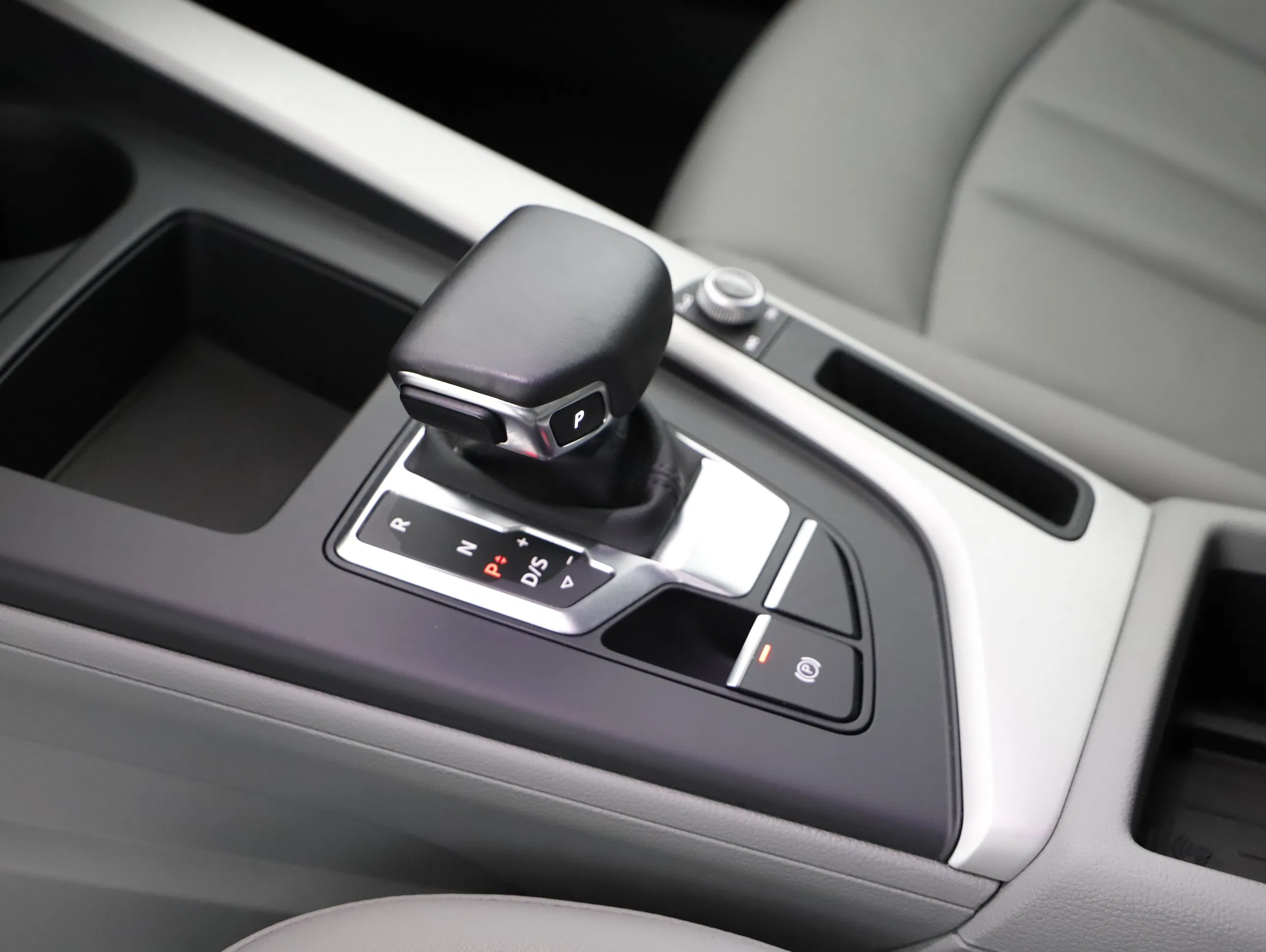 Audi A4 Avant 30 2.0 TDI | Bild 5 von 22