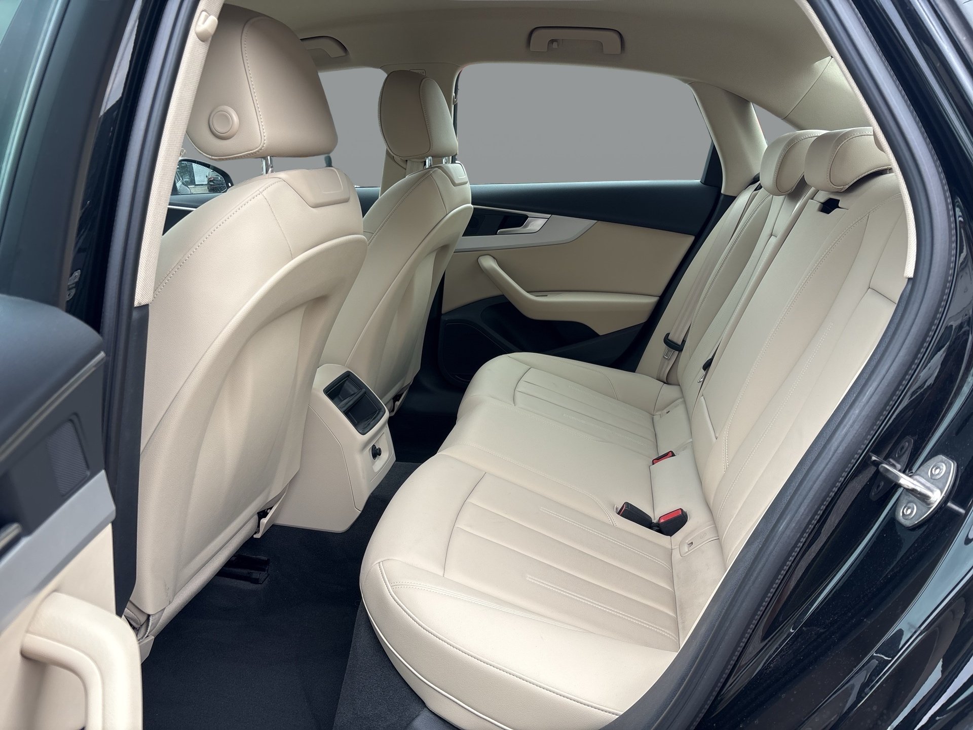 Audi A4 30 2.0 TDI | Bild 29 von 31