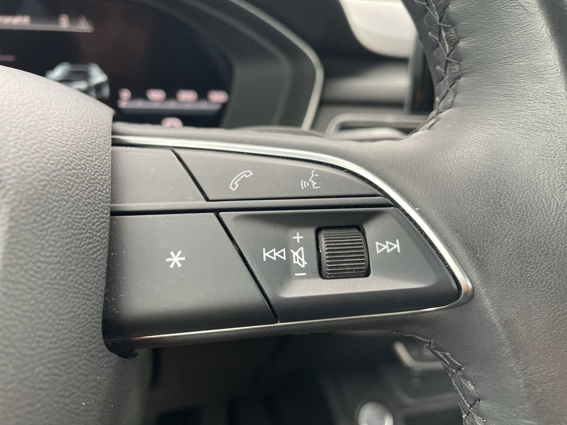 Audi A4 Avant 40 2.0 TDI quattro advanced | Bild 16 von 27