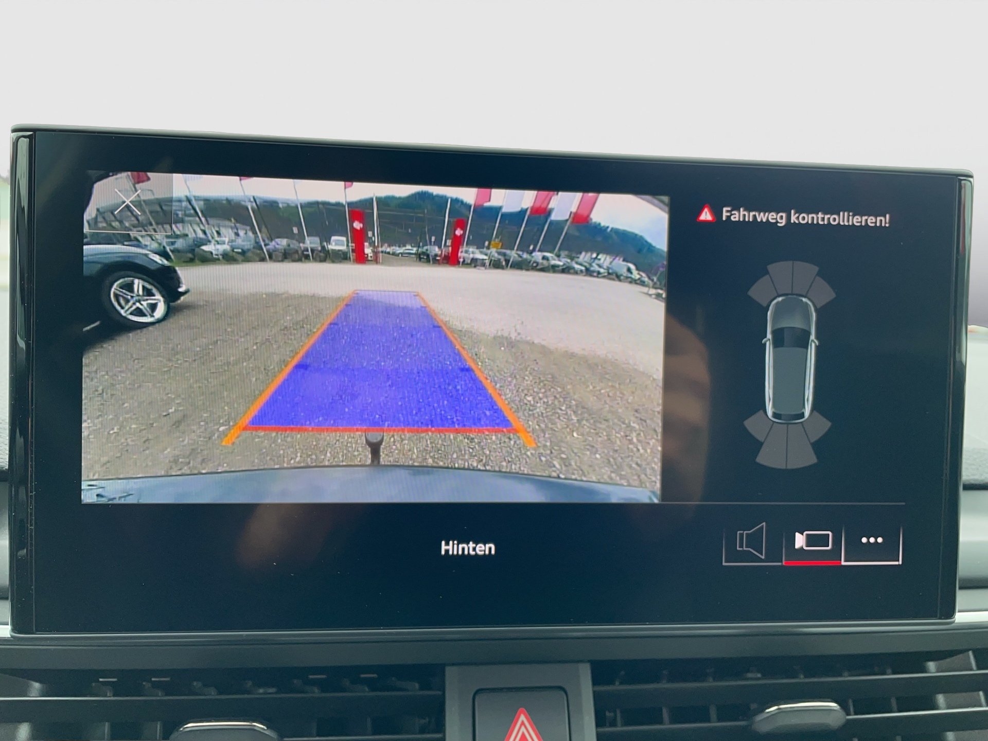 Audi A4 Avant 40 2.0 TDI quattro advanced | Bild 19 von 27