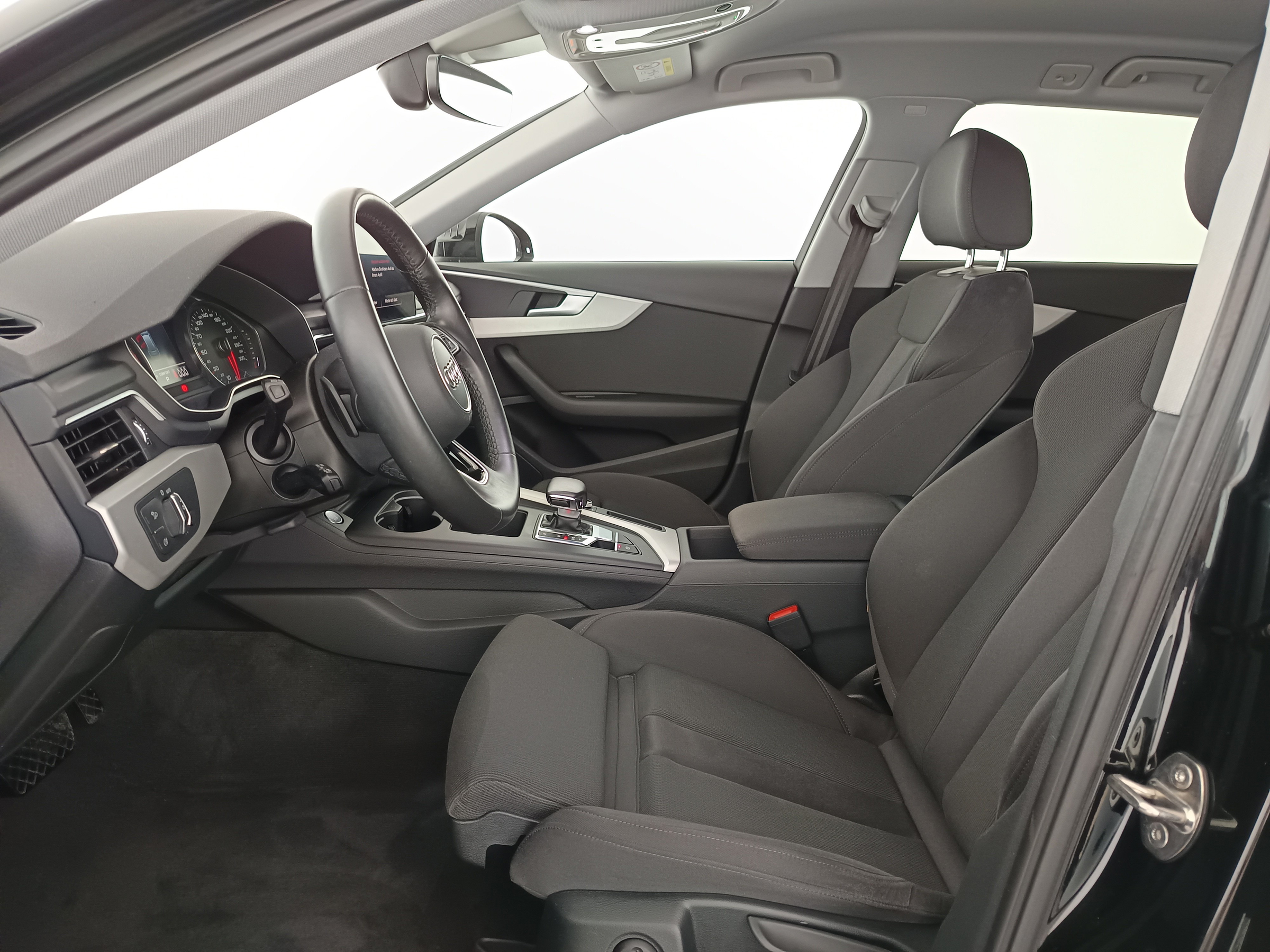 Audi A4 Avant 40 2.0 TDI advanced | Bild 14 von 31