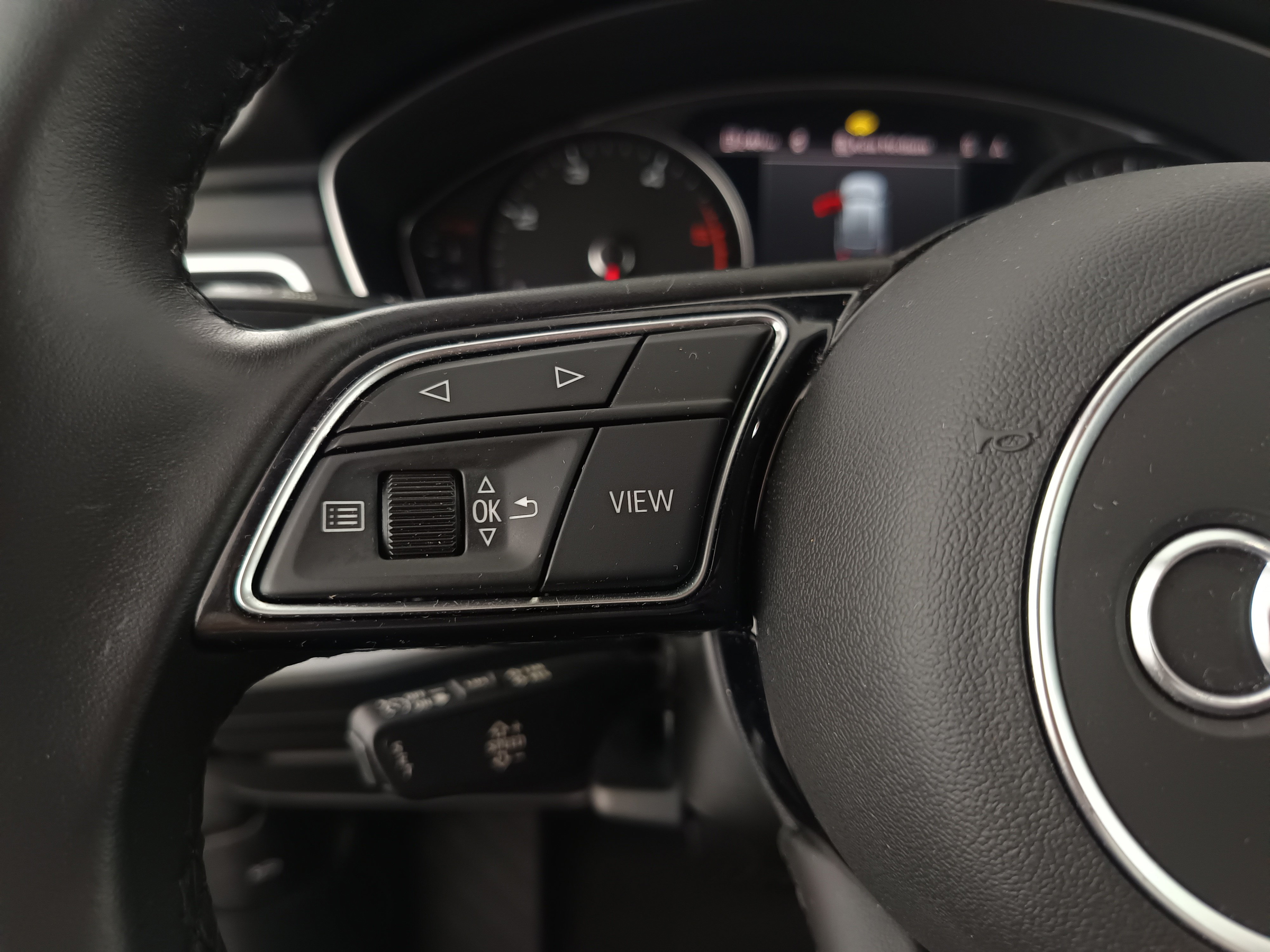 Audi A4 Avant 40 2.0 TDI advanced | Bild 17 von 31