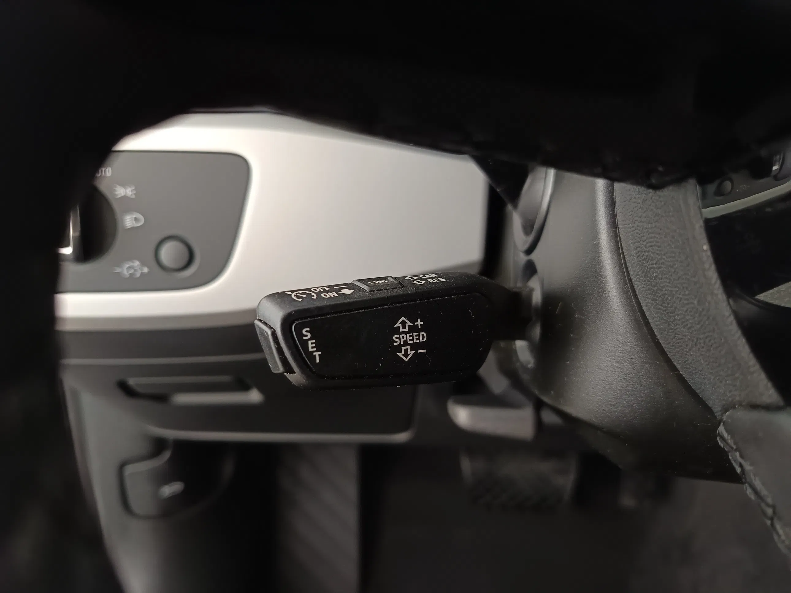 Audi A4 Avant 40 2.0 TDI advanced | Bild 19 von 31