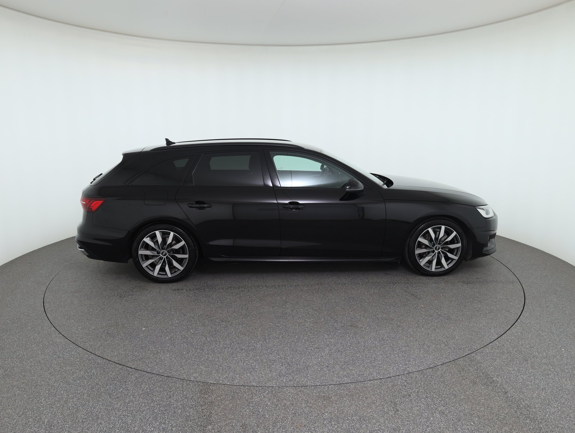 Audi A4 Avant 40 2.0 TDI advanced | Bild 5 von 31