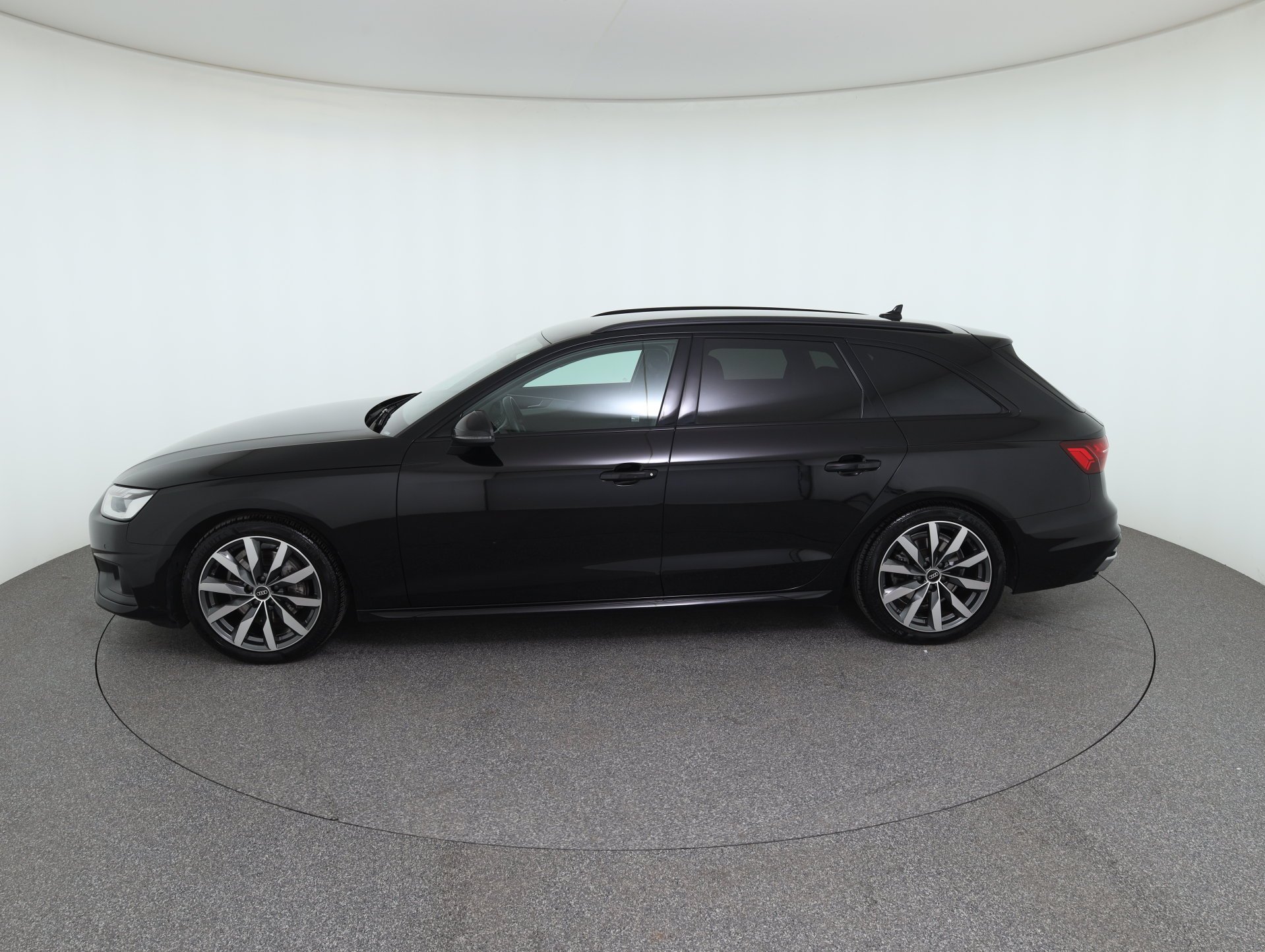 Audi A4 Avant 40 2.0 TDI advanced | Bild 9 von 31