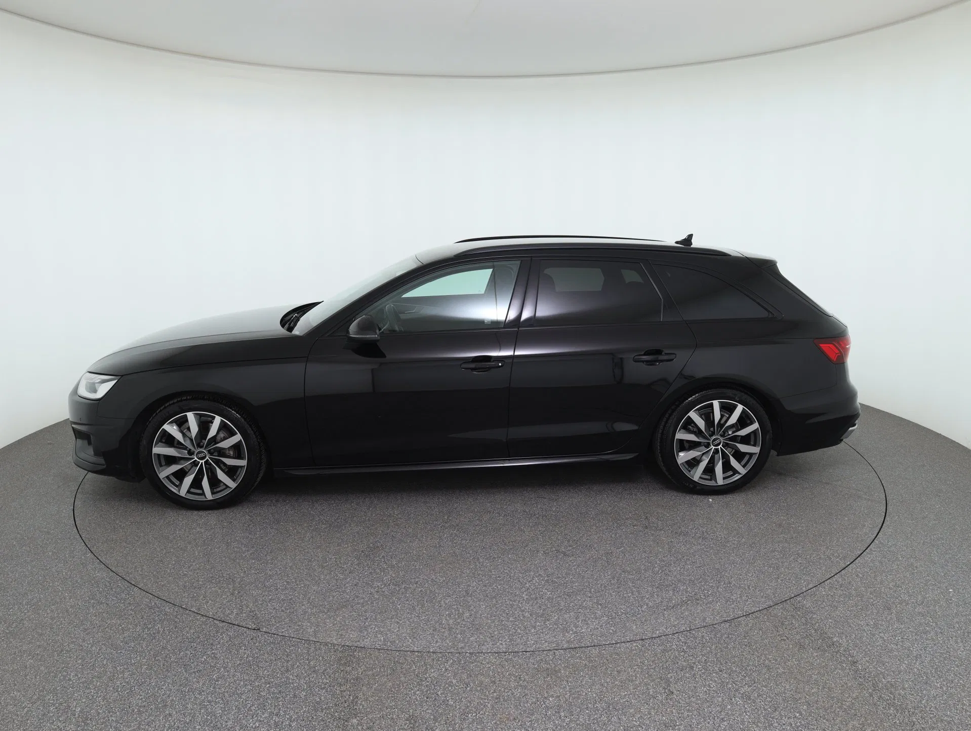 Audi A4 Avant 40 2.0 TDI advanced | Bild 9 von 31