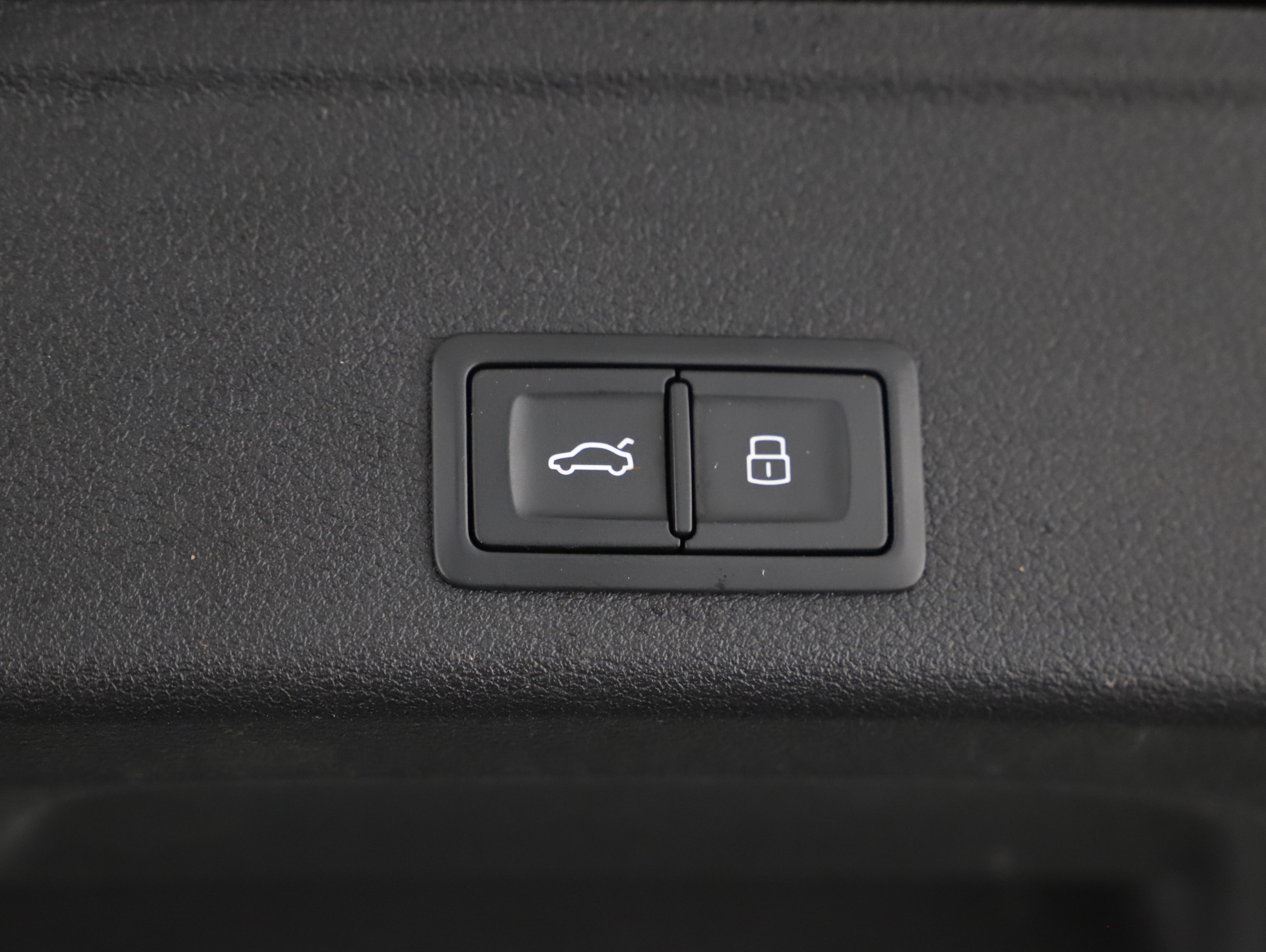 Audi A4 Avant 50 3.0 TDI quattro S-Line | Bild 12 von 31