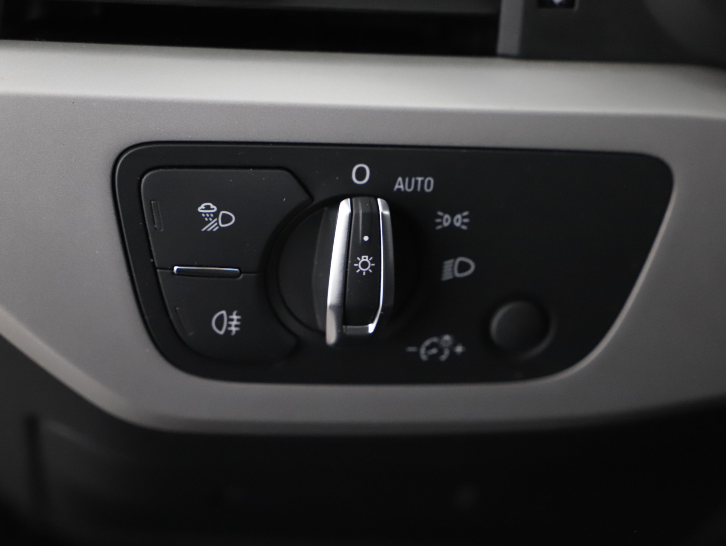 Audi A4 Avant 50 3.0 TDI quattro S-Line | Bild 25 von 31