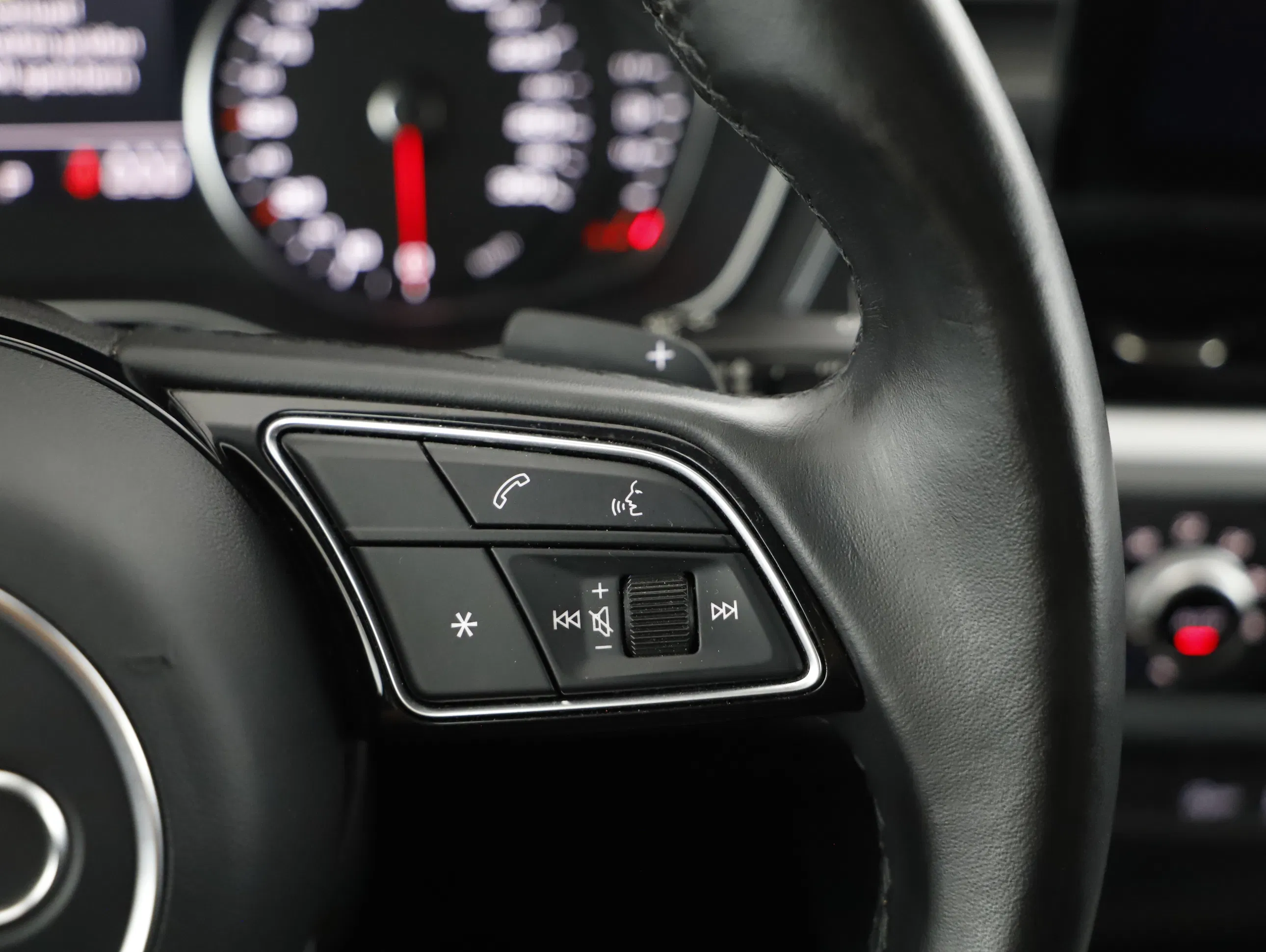 Audi A4 Avant 35 2.0 TFSI | Bild 11 von 19