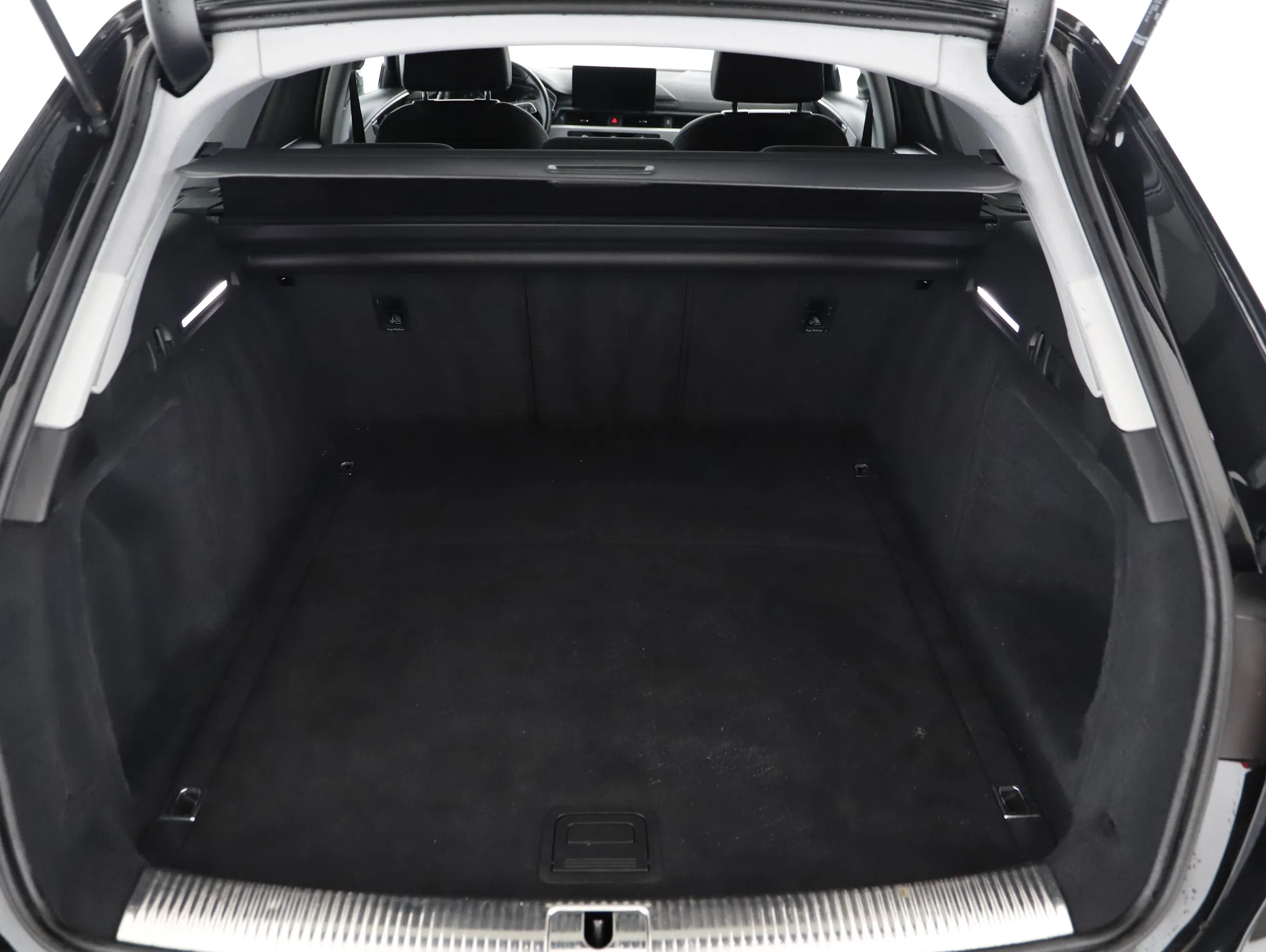 Audi A4 Avant 35 2.0 TFSI | Bild 17 von 19