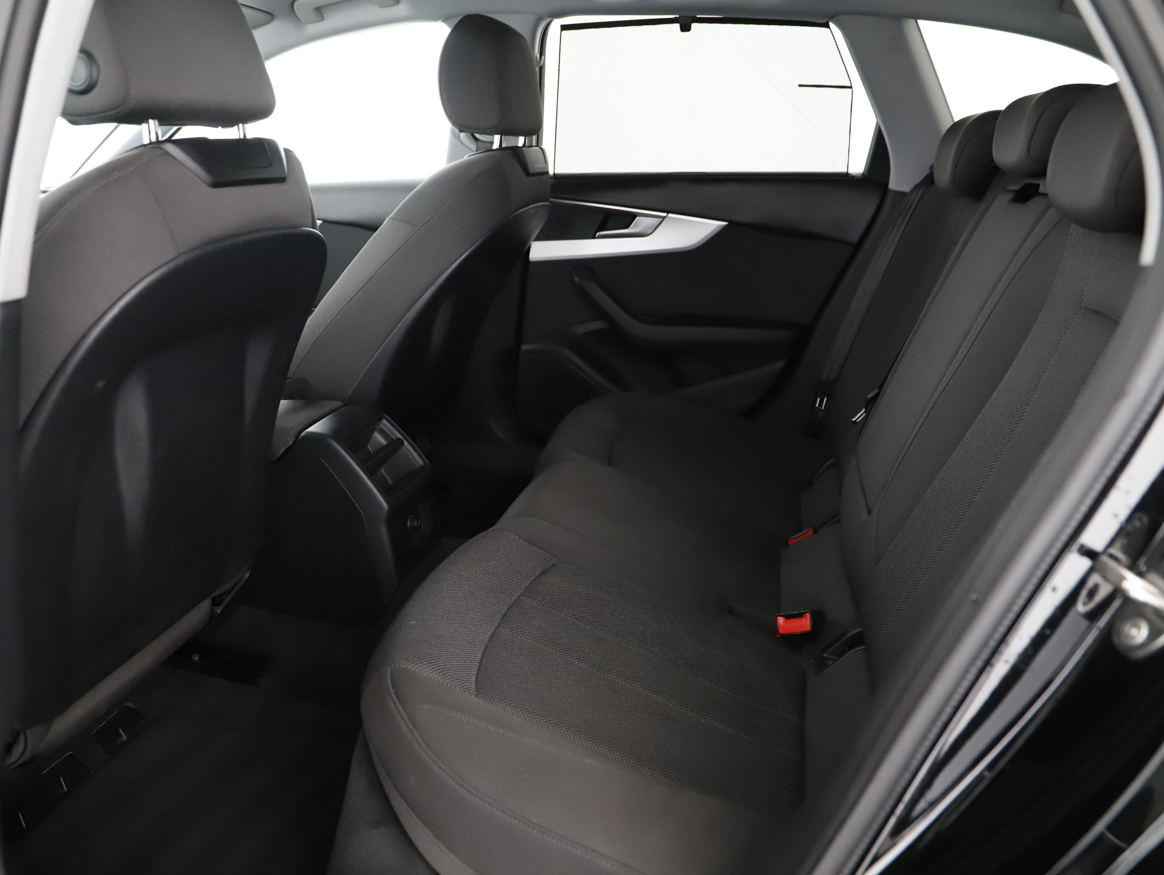 Audi A4 Avant 35 2.0 TFSI | Bild 16 von 19