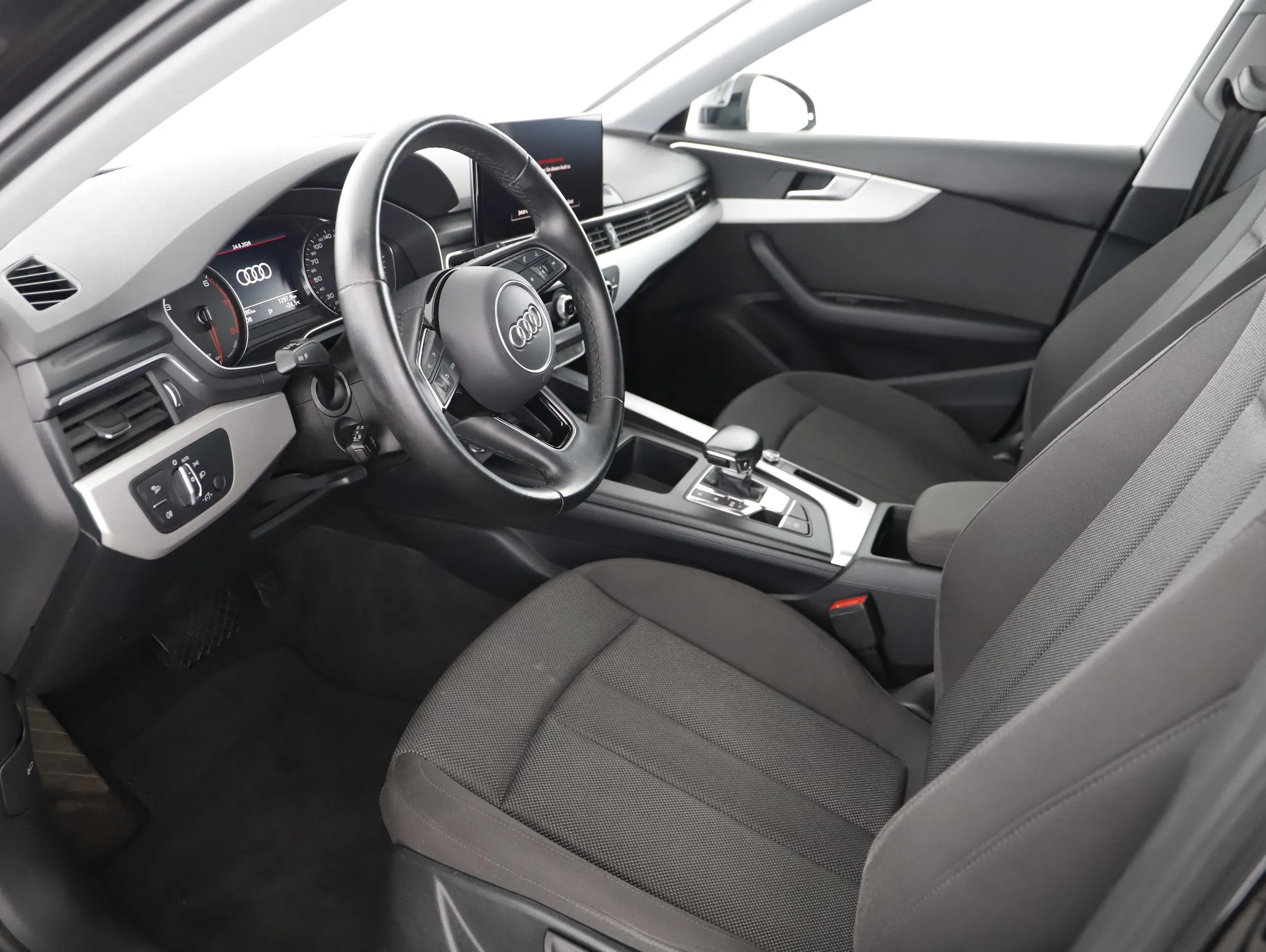 Audi A4 Avant 35 2.0 TFSI | Bild 6 von 19