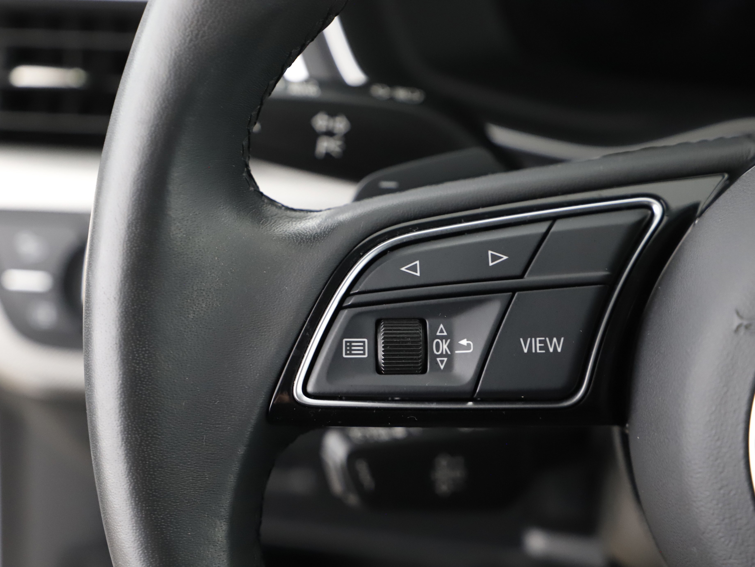 Audi A4 Avant 35 TDI adv. Aut. | Bild 11 von 21