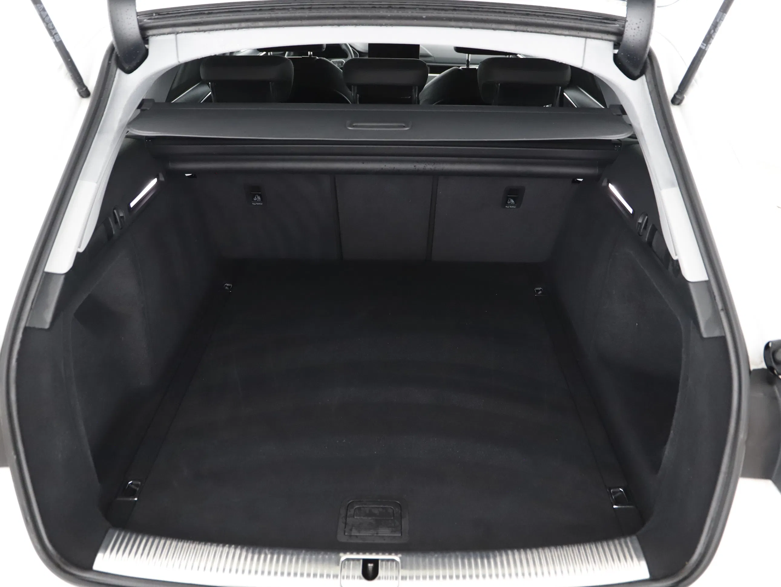 Audi A4 Avant 35 TDI adv. Aut. | Bild 19 von 21