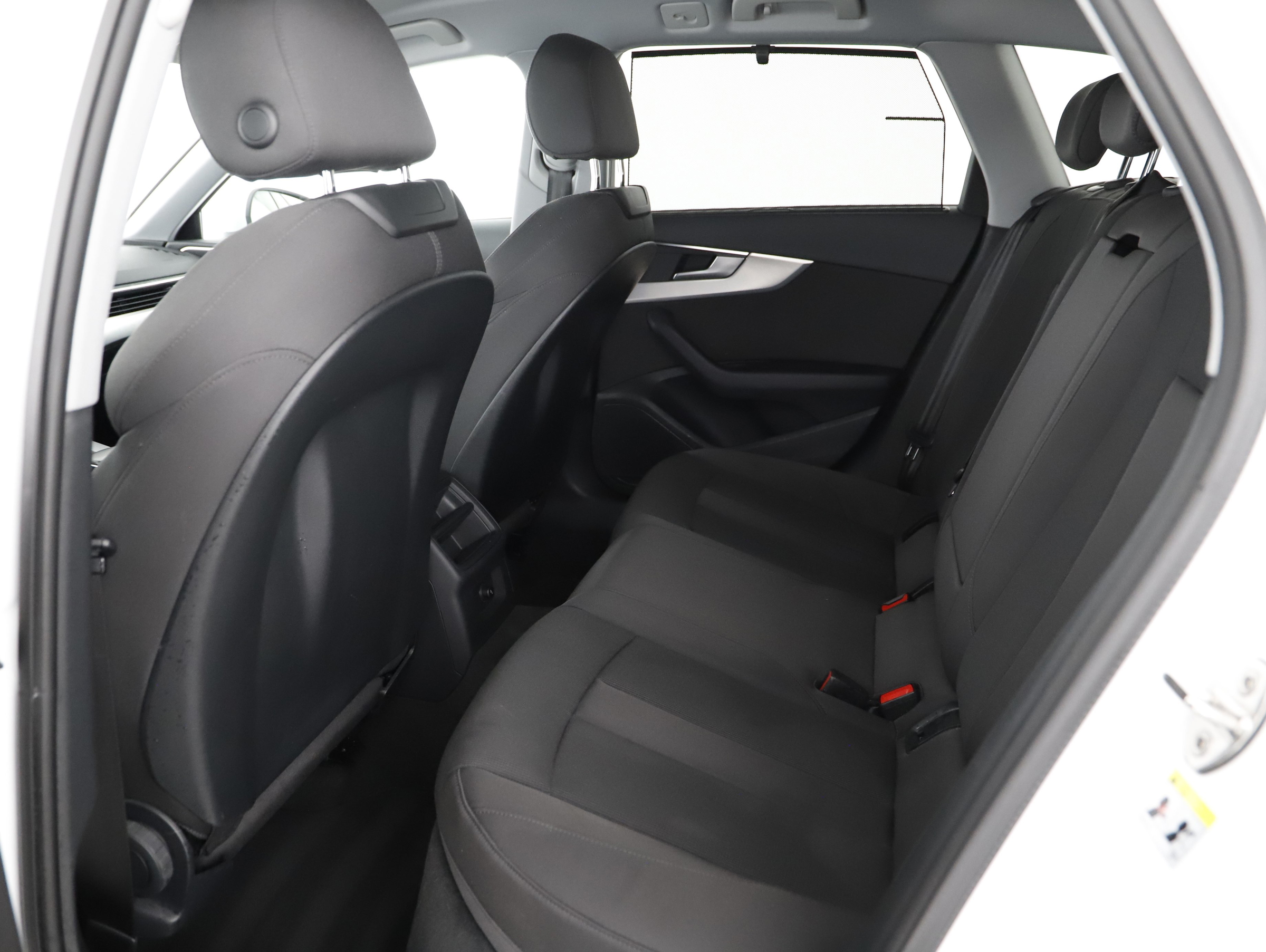 Audi A4 Avant 35 TDI adv. Aut. | Bild 18 von 21