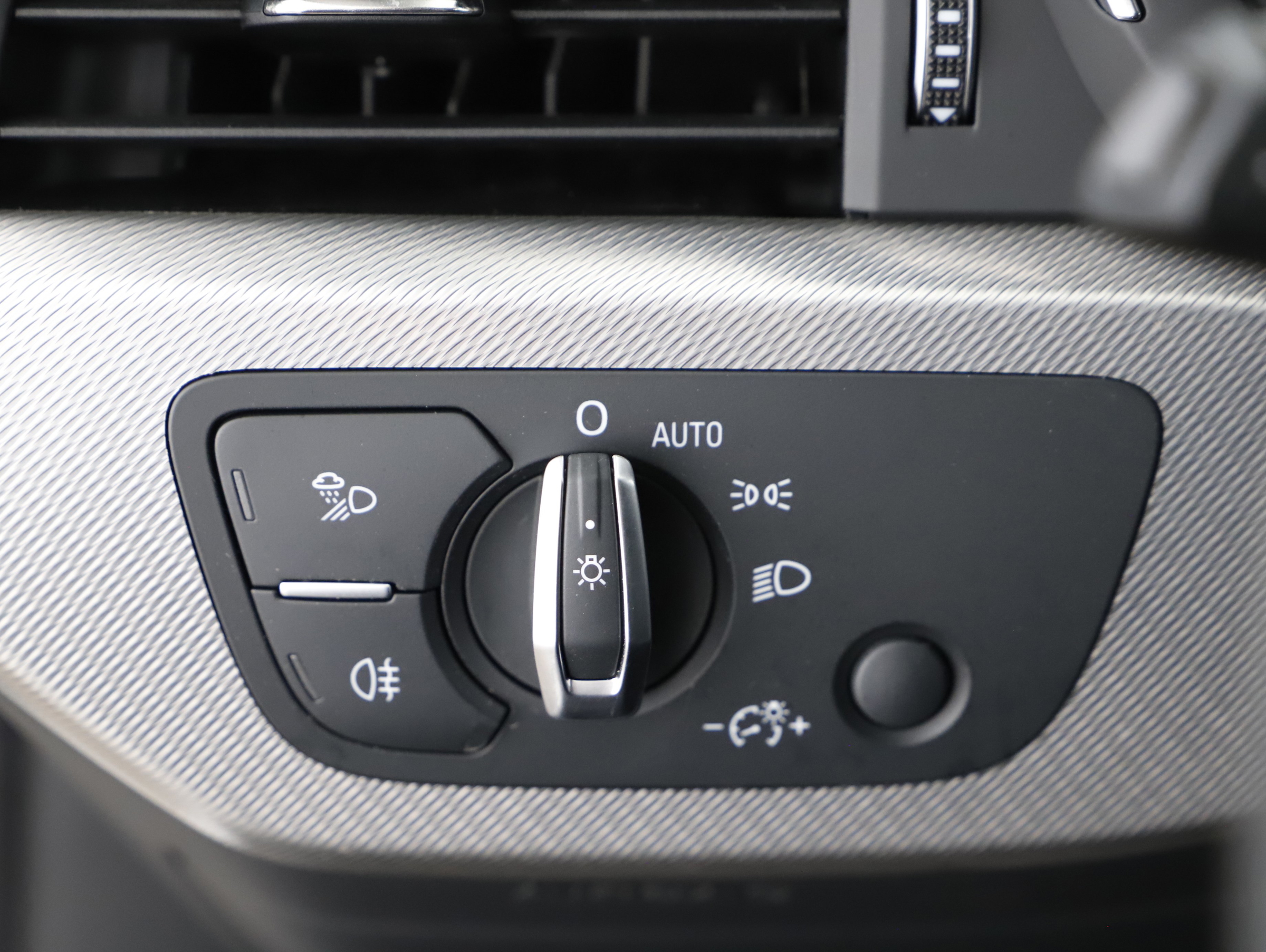 Audi A4 Avant 35 TDI adv. Aut. | Bild 6 von 21