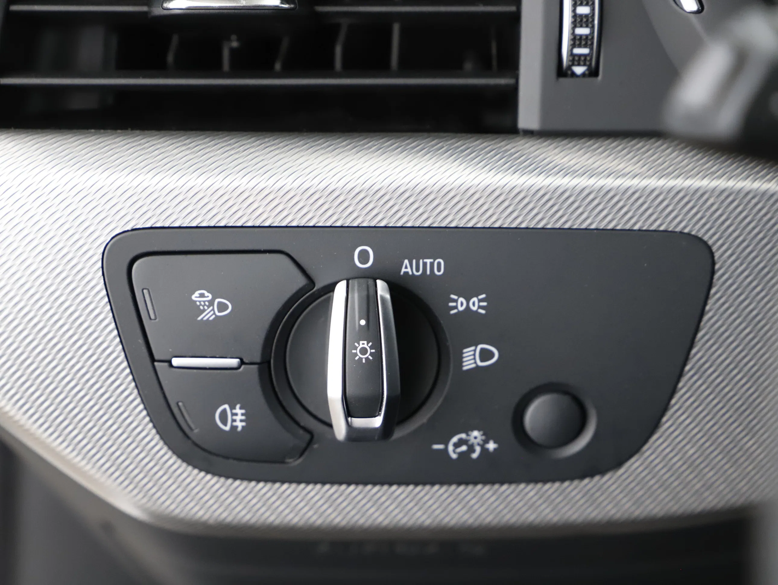 Audi A4 Avant 35 TDI adv. Aut. | Bild 6 von 21