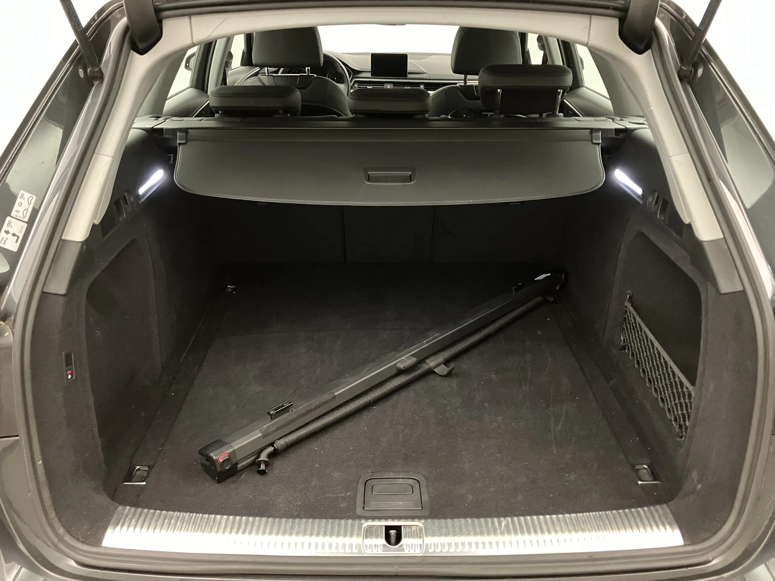 Audi A4 Avant 35 TDI | Bild 27 von 30