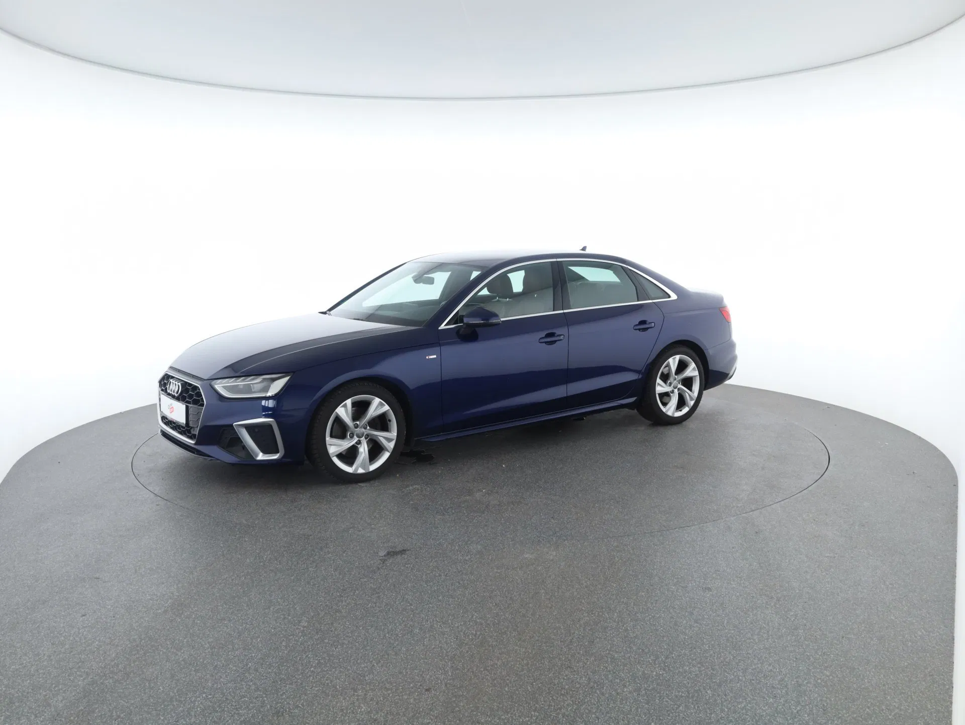 Audi A4 35 2.0 TFSI S-Line | Bild 2 von 31