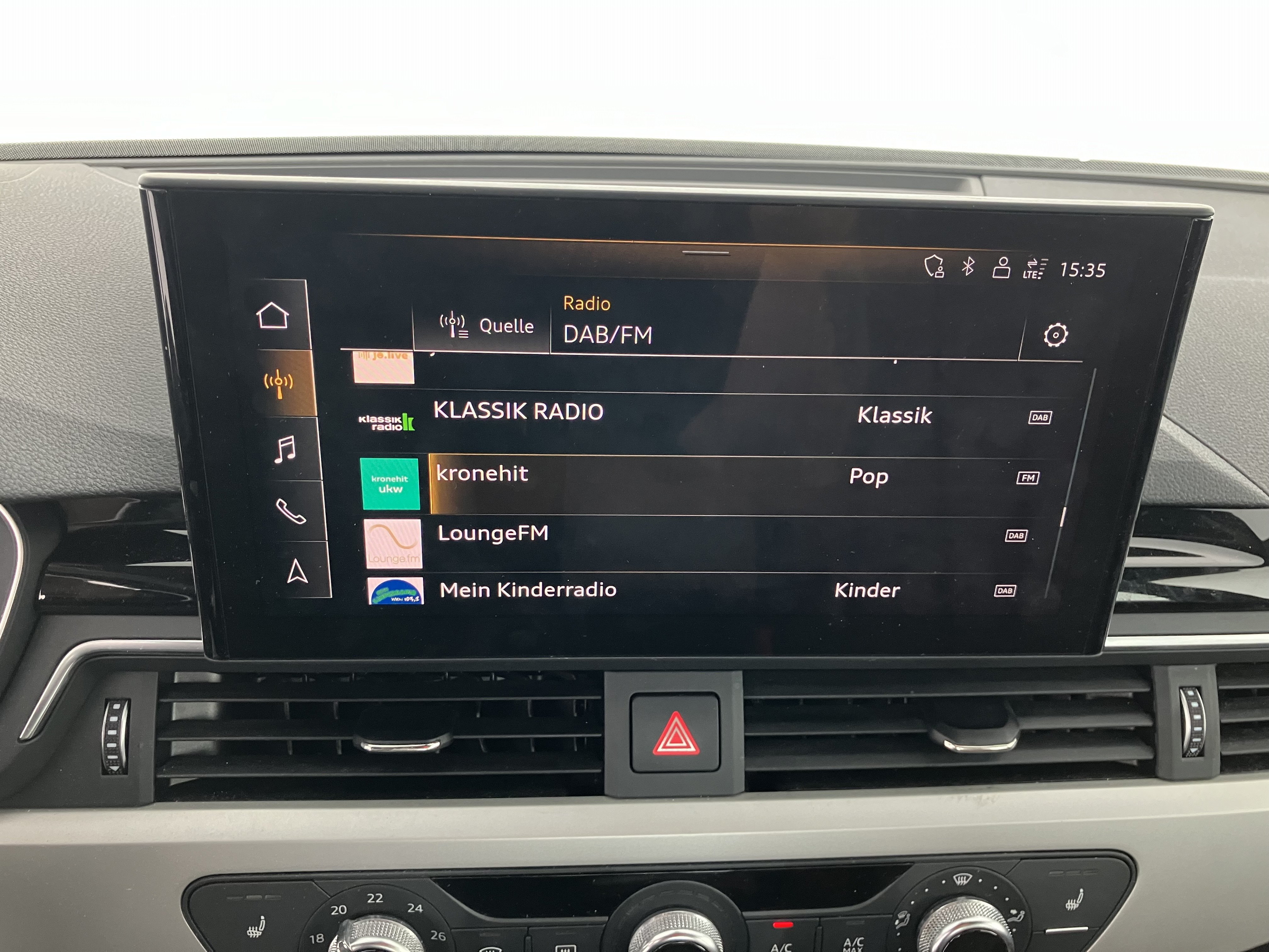 Audi A4 35 2.0 TFSI S-Line | Bild 12 von 31