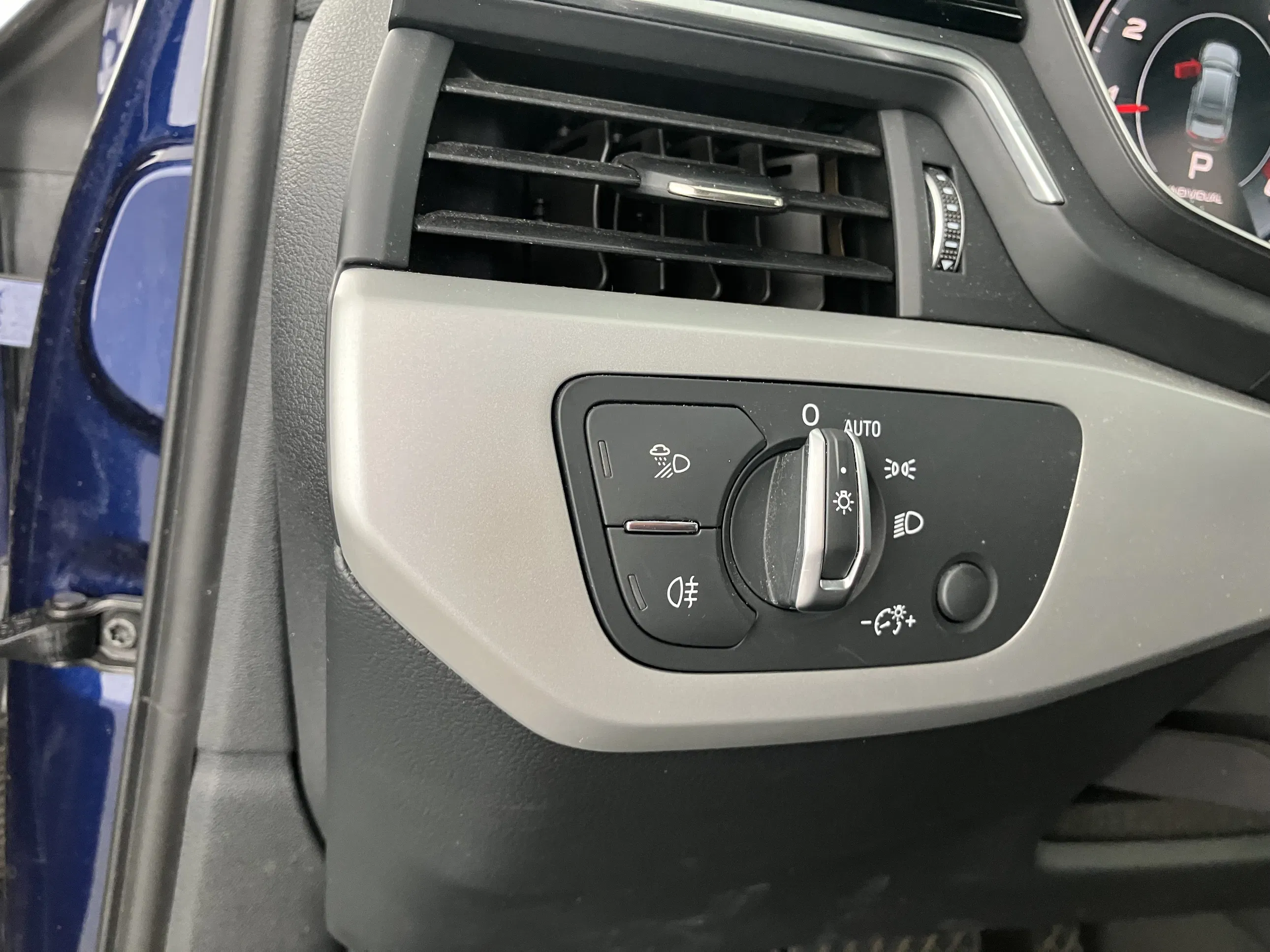 Audi A4 35 2.0 TFSI S-Line | Bild 23 von 31