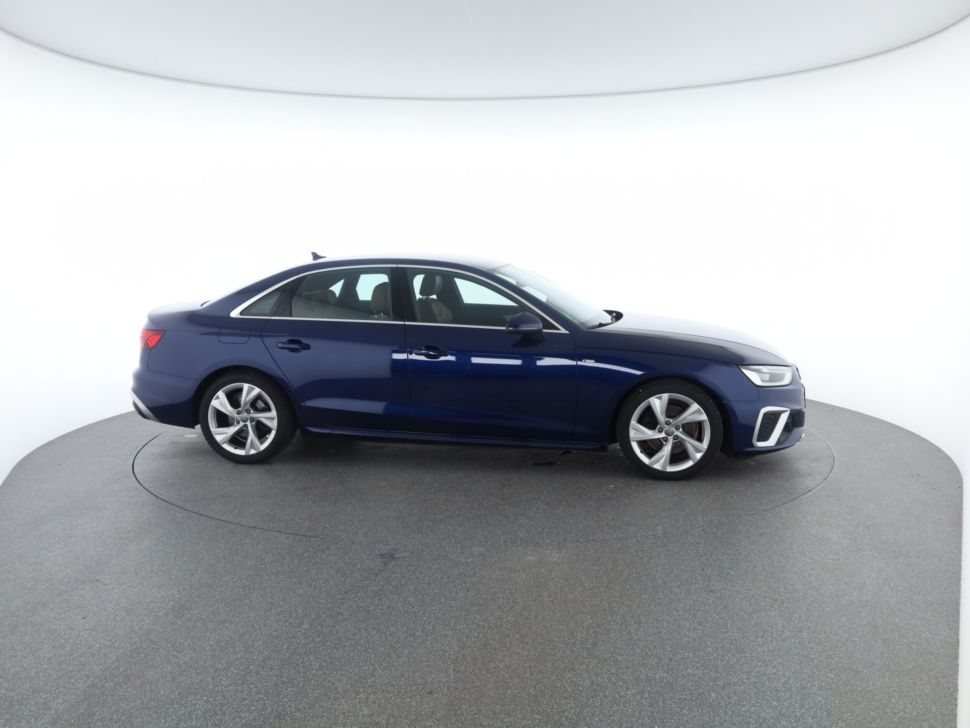 Audi A4 35 2.0 TFSI S-Line | Bild 29 von 31