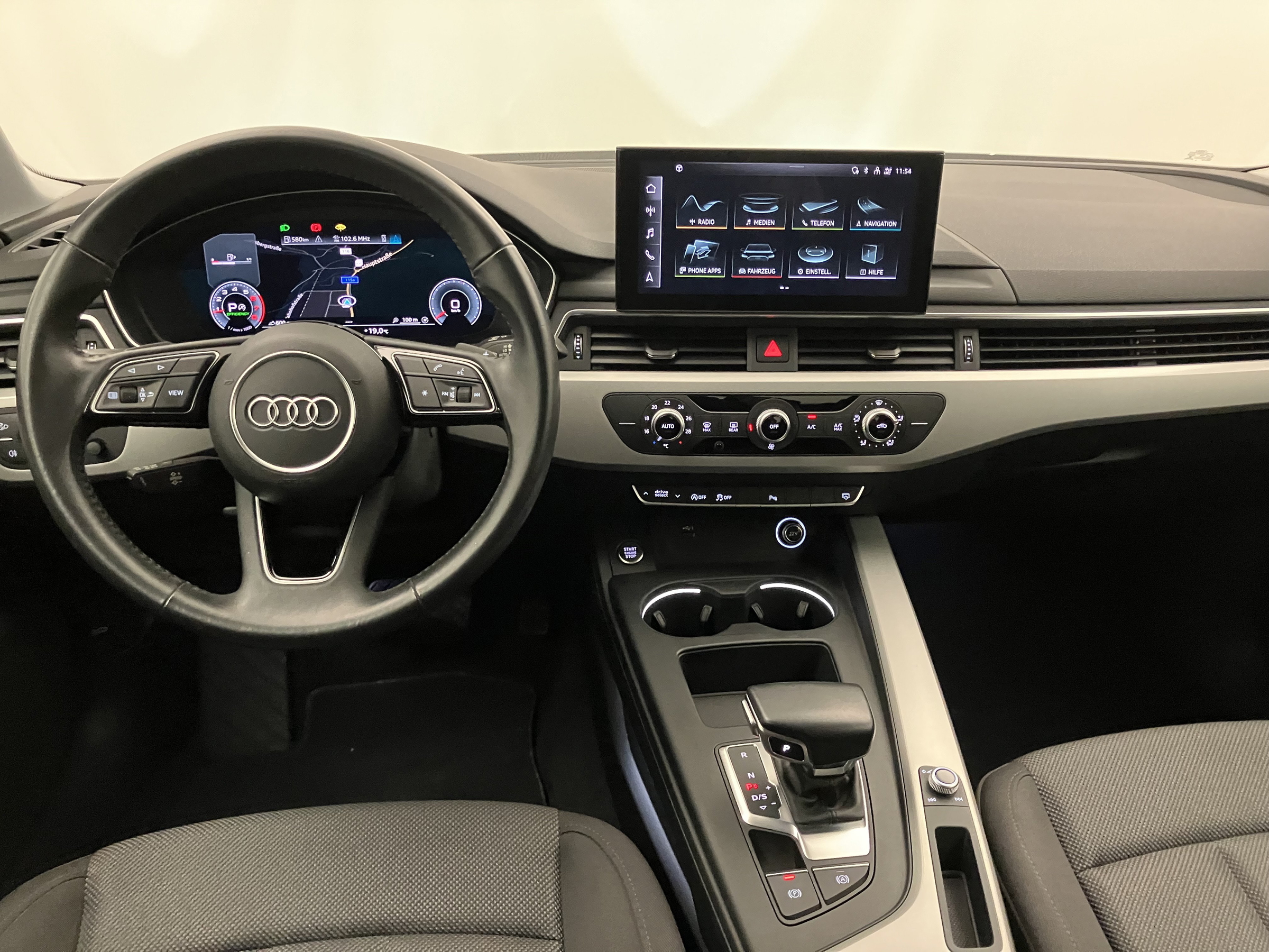 Audi A4 40 2.0 TFSI advanced | Bild 13 von 26