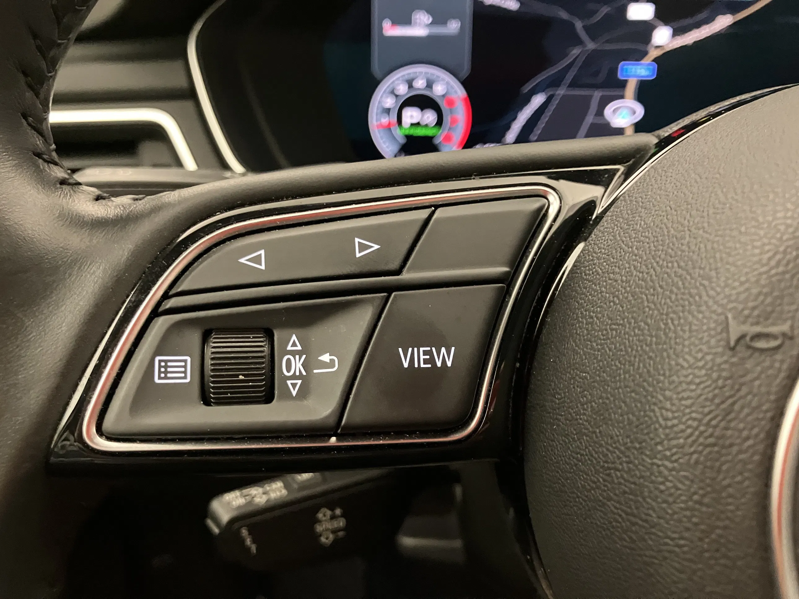 Audi A4 40 2.0 TFSI advanced | Bild 16 von 26