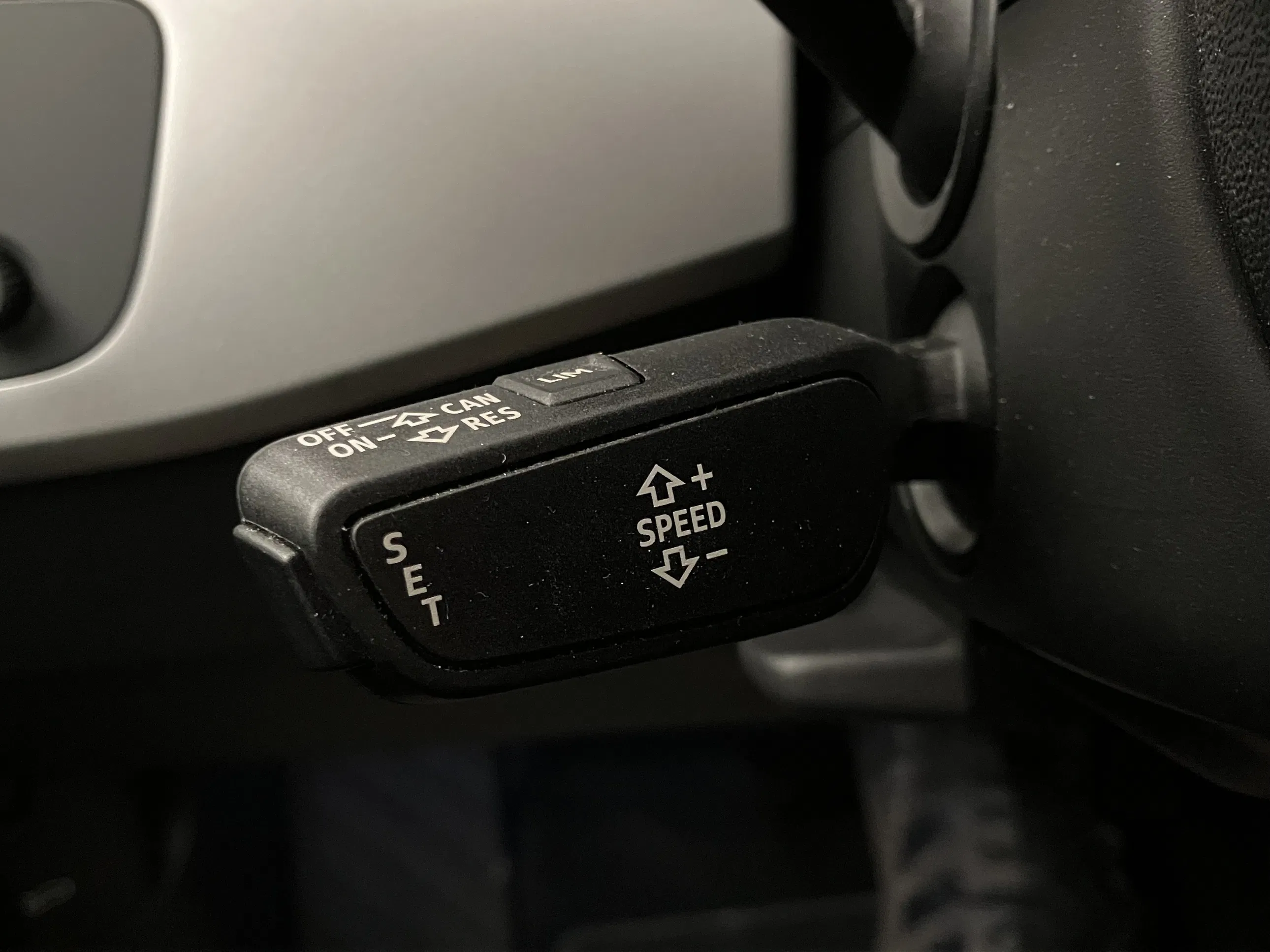 Audi A4 40 2.0 TFSI advanced | Bild 18 von 26