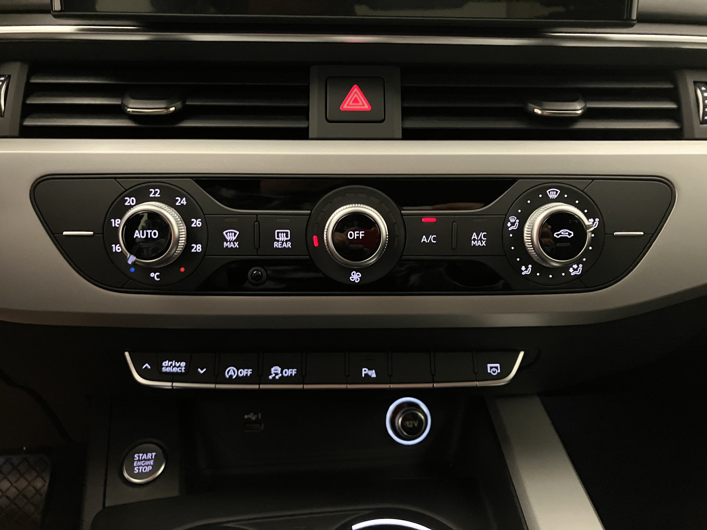 Audi A4 40 2.0 TFSI advanced | Bild 23 von 26