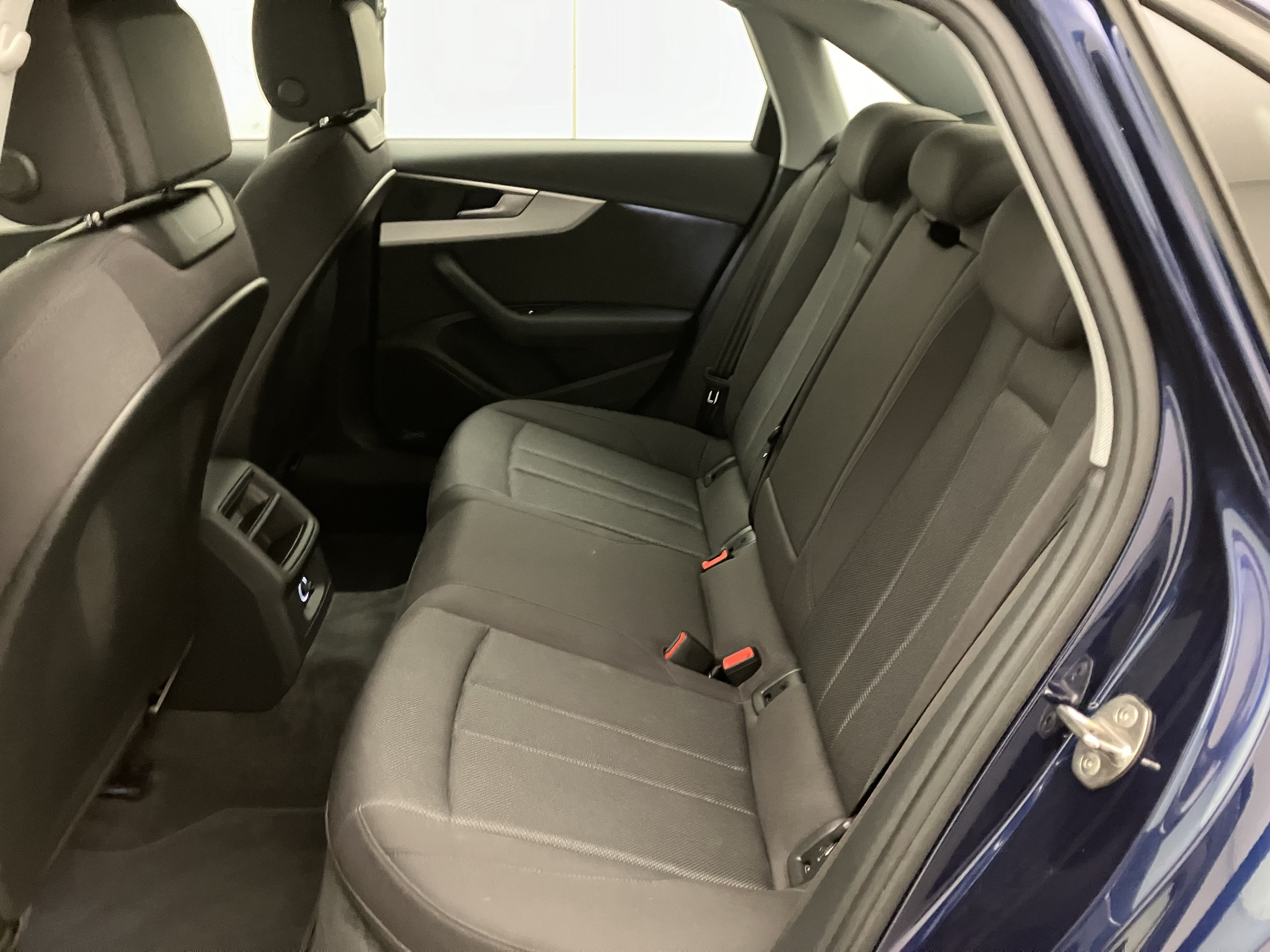 Audi A4 40 2.0 TFSI advanced | Bild 25 von 26