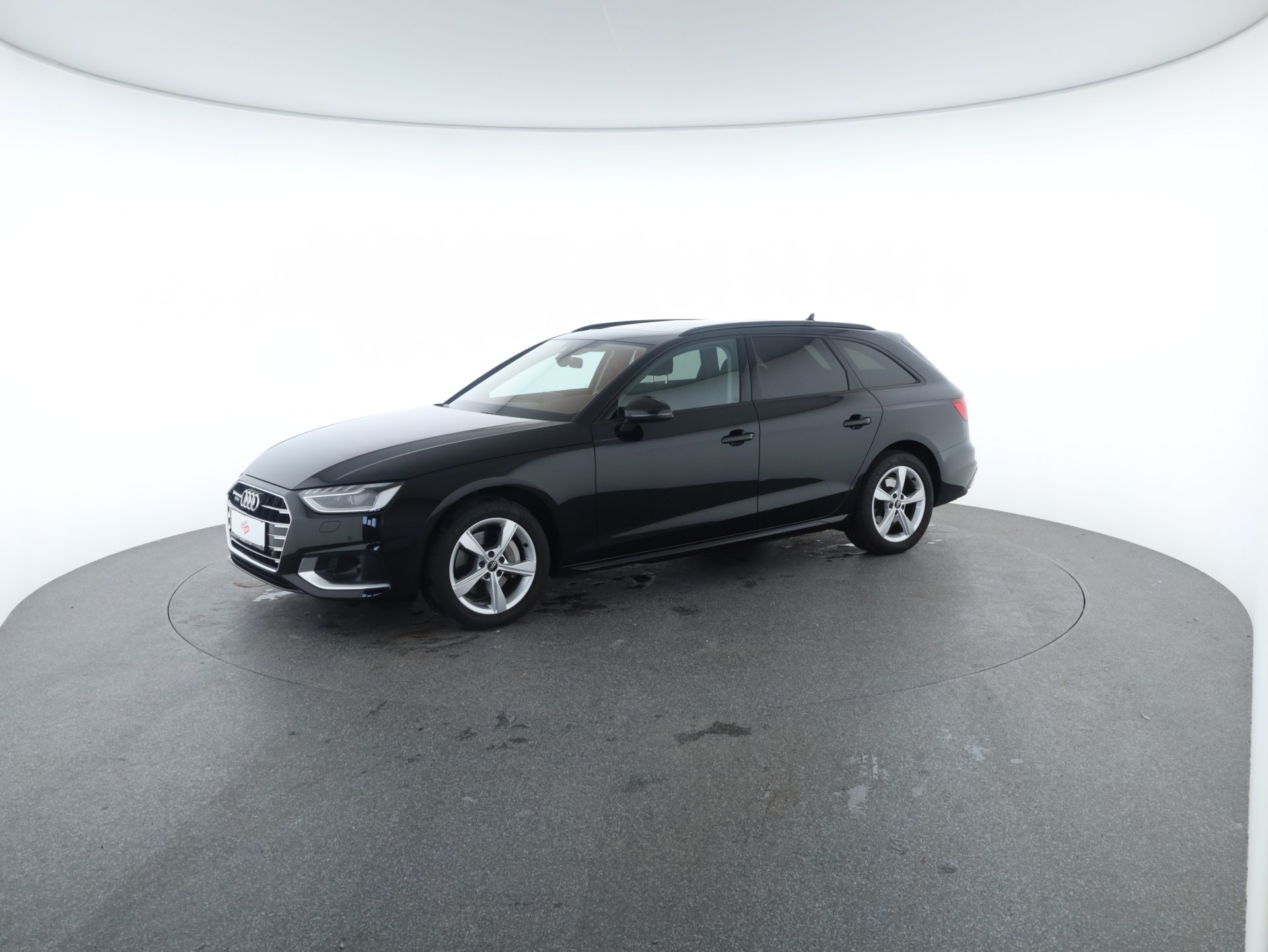 Audi A4 Avant 40 2.0 TDI quattro advanced | Bild 2 von 31