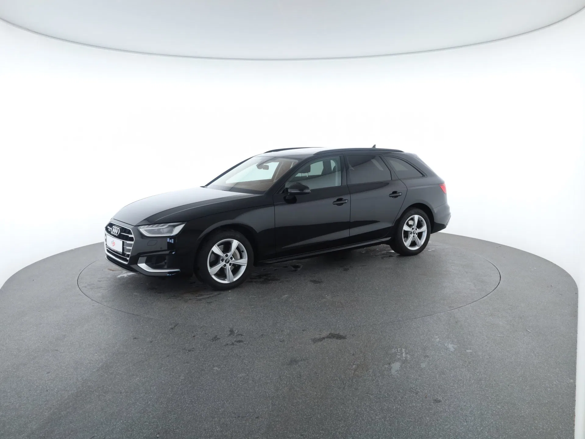 Audi A4 Avant 40 2.0 TDI quattro advanced | Bild 2 von 31