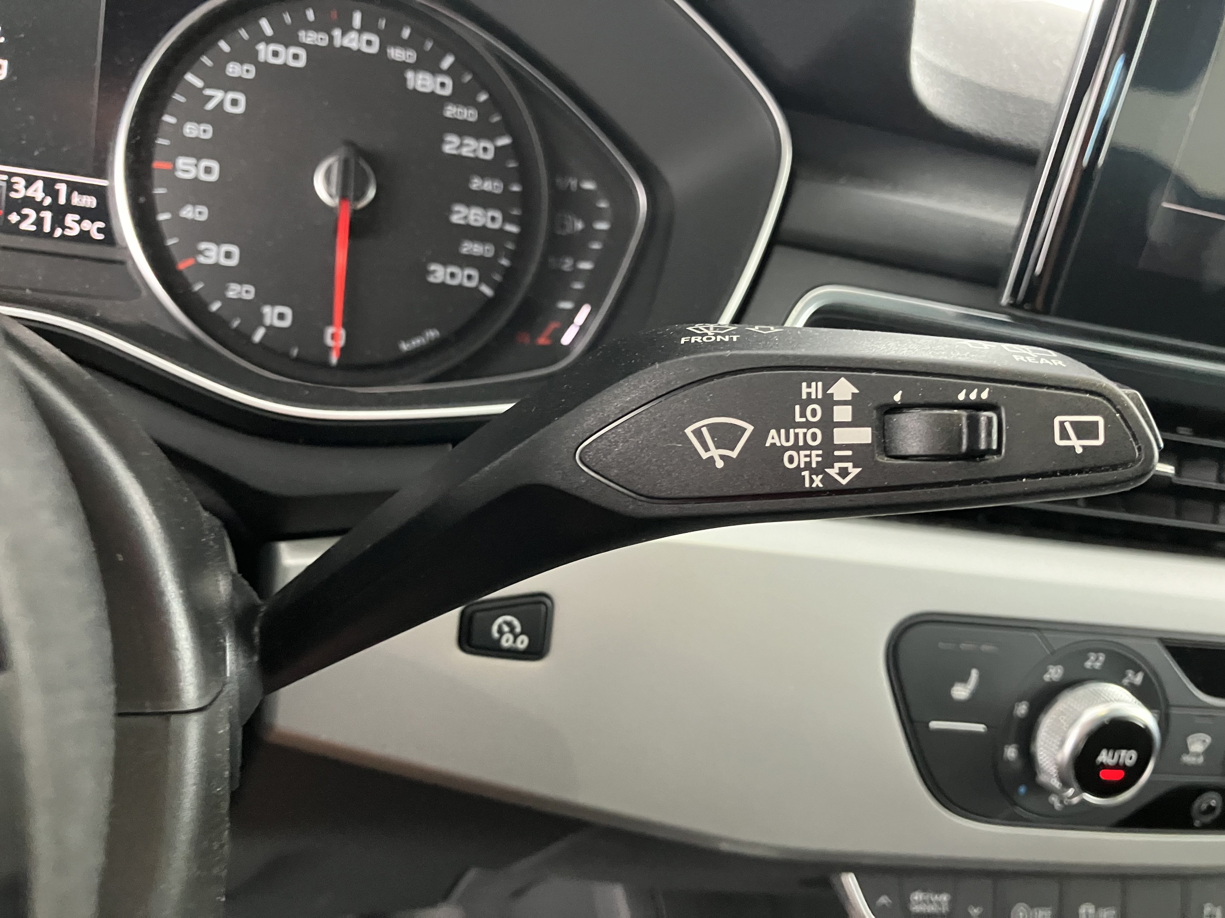 Audi A4 Avant 40 2.0 TDI quattro advanced | Bild 23 von 31