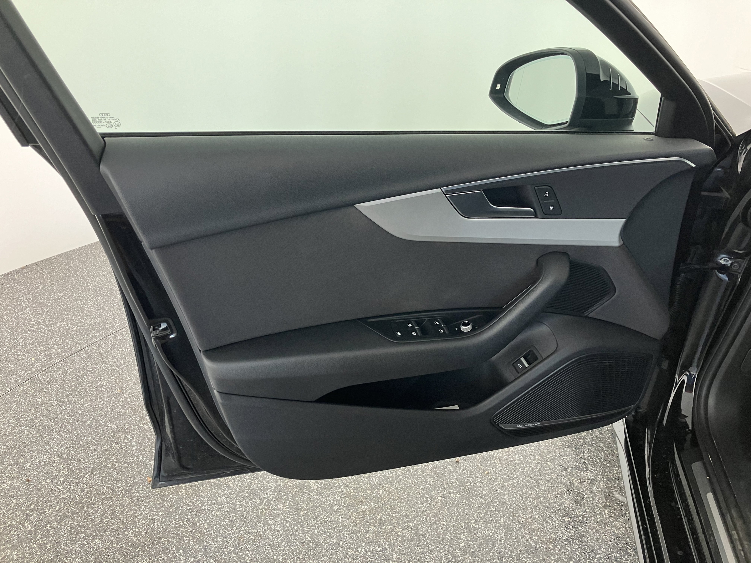 Audi A4 Avant 40 2.0 TDI quattro advanced | Bild 4 von 31