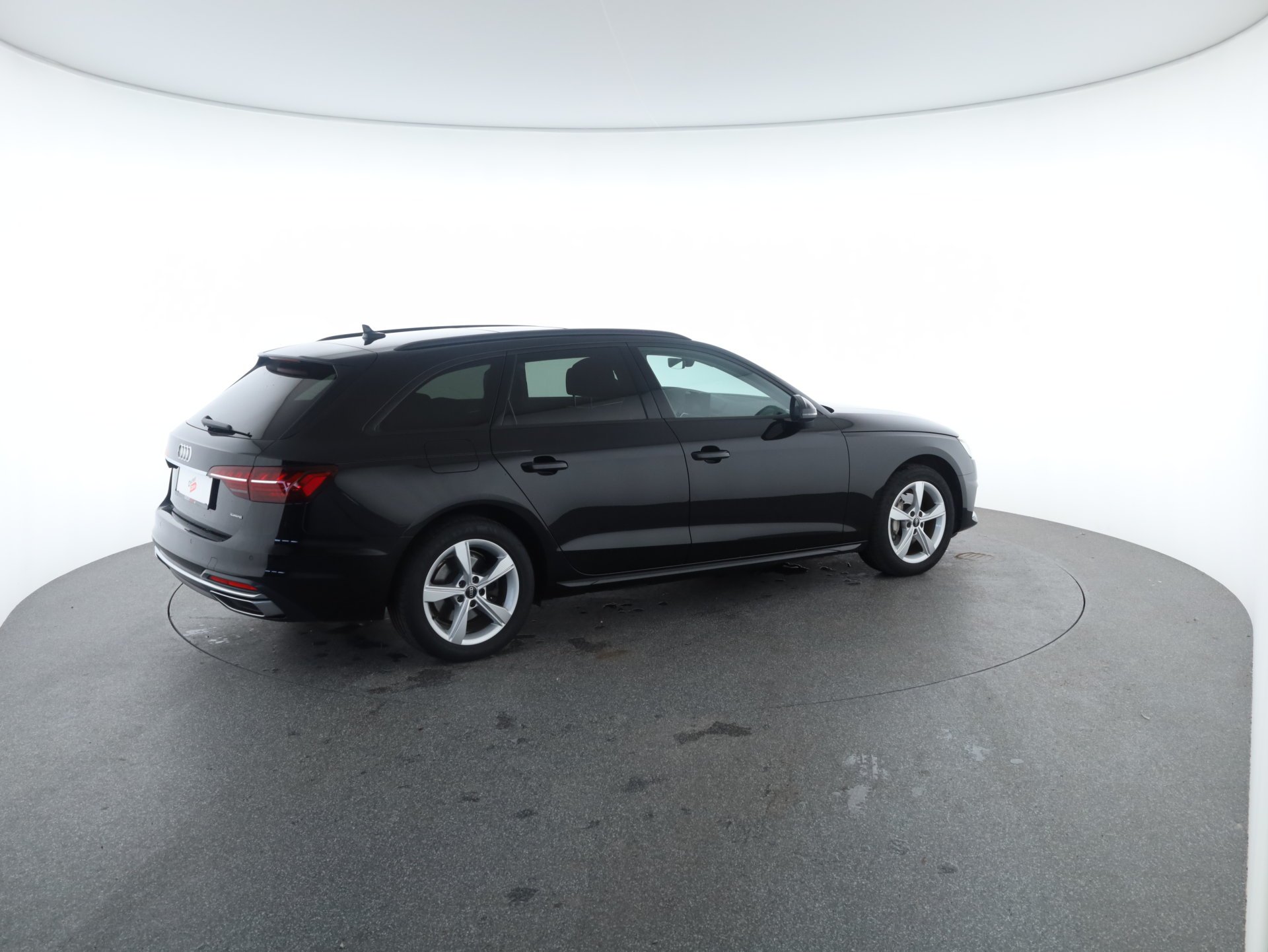 Audi A4 Avant 40 2.0 TDI quattro advanced | Bild 30 von 31