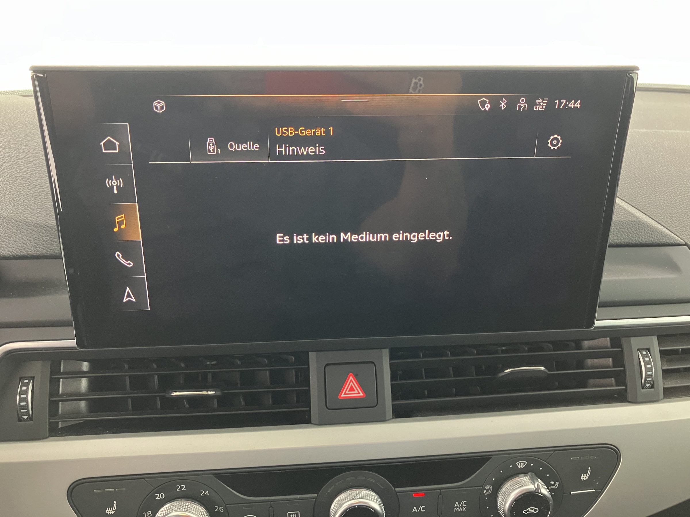 Audi A4 Avant 40 2.0 TDI quattro advanced | Bild 8 von 31