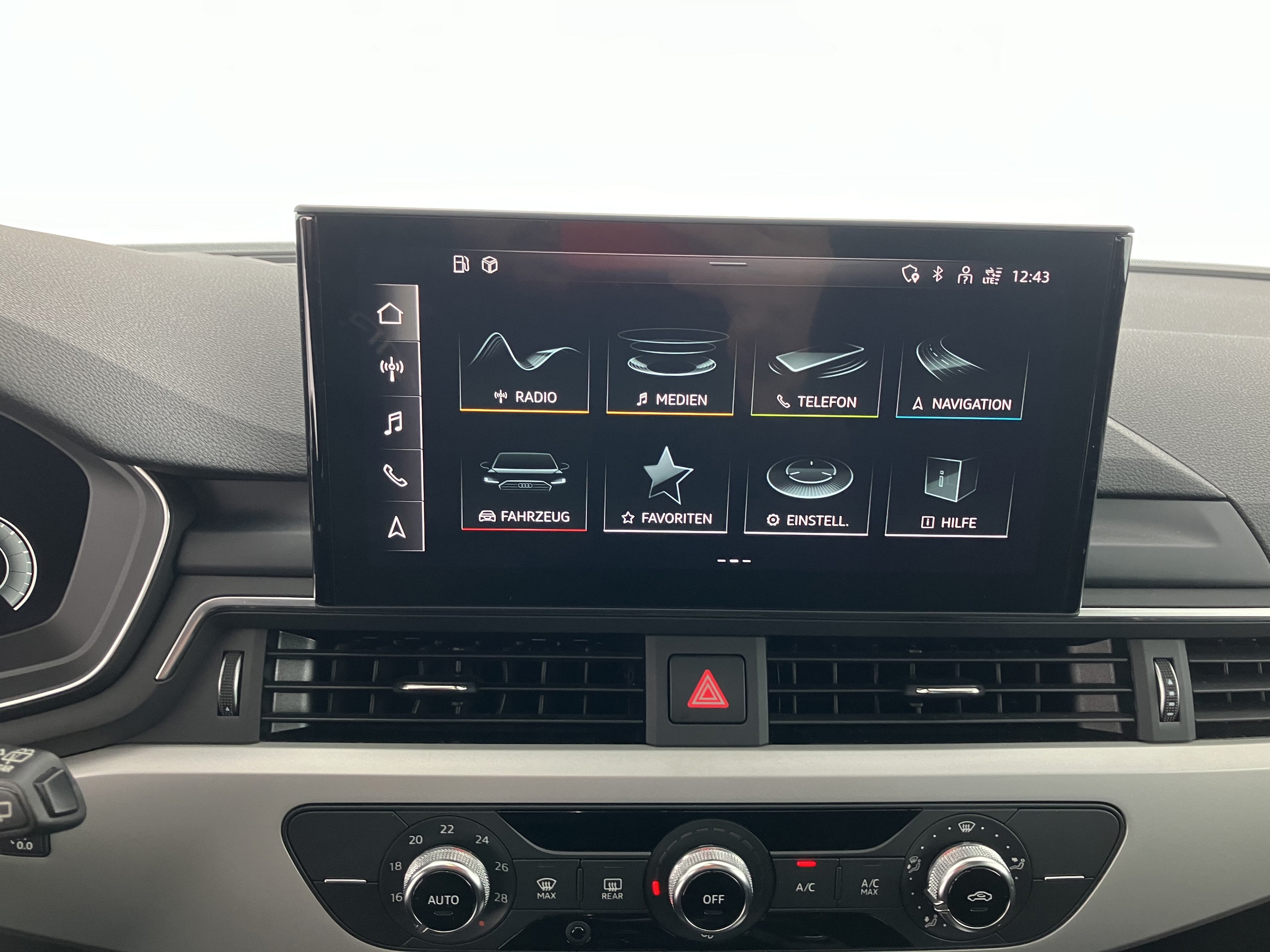 Audi A4 Avant 40 TFSI S line | Bild 13 von 31