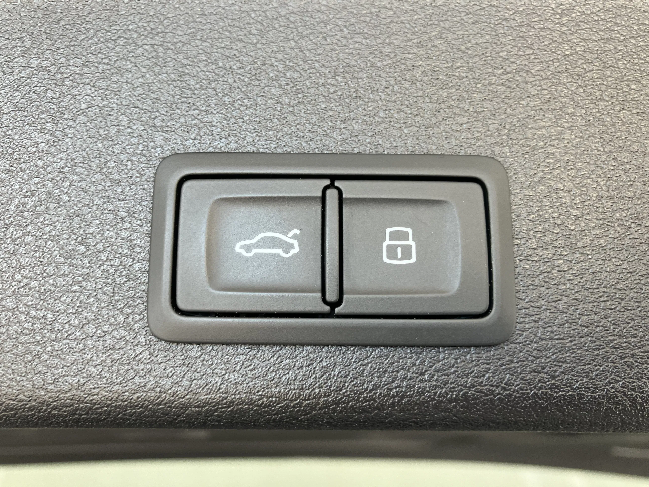 Audi A4 Avant 40 TFSI S line | Bild 18 von 31